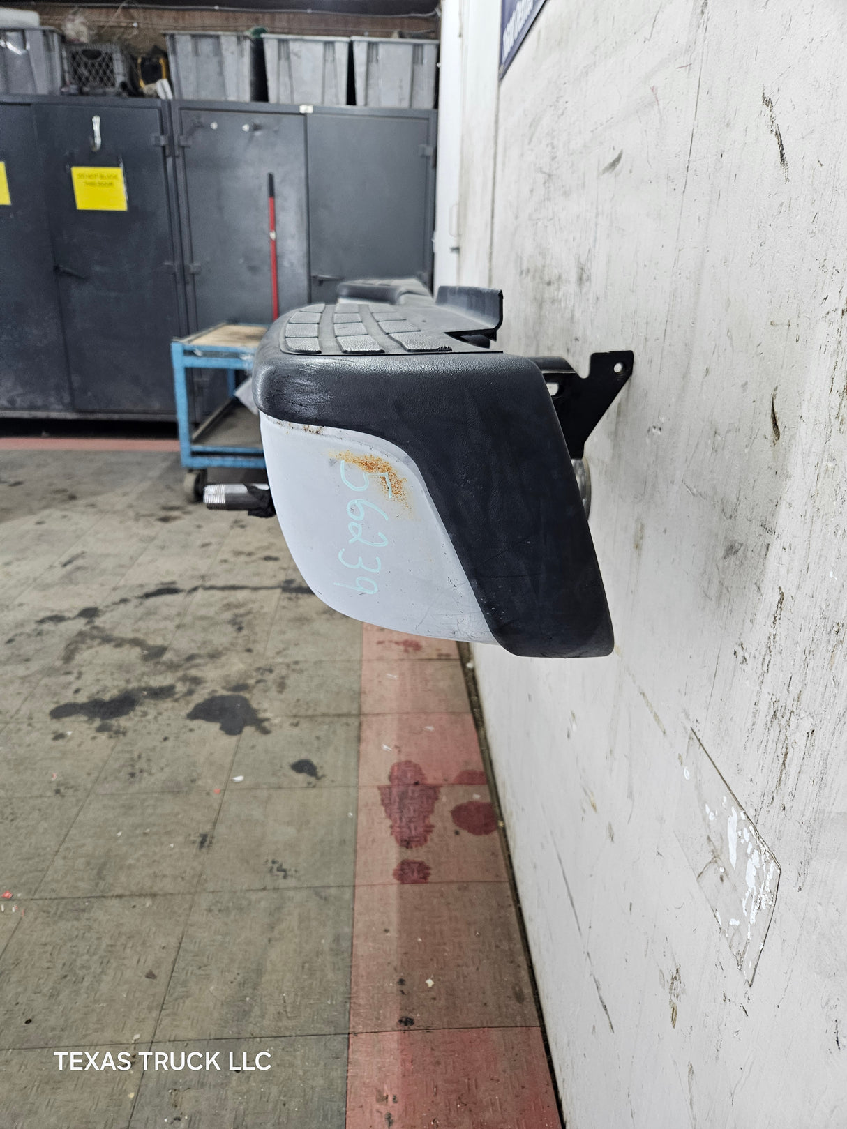 1999-2007 Chevrolet Silverado / GMC Sierra 2500 3500 HD Rear Bumper Painted