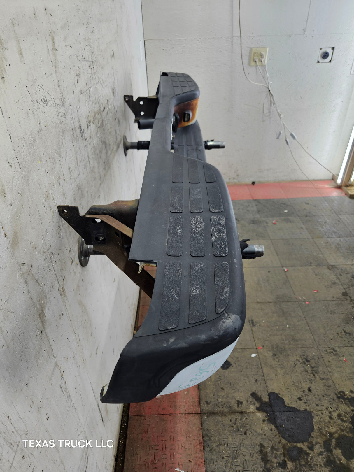 1999-2007 Chevrolet Silverado / GMC Sierra 2500 3500 HD Rear Bumper Painted