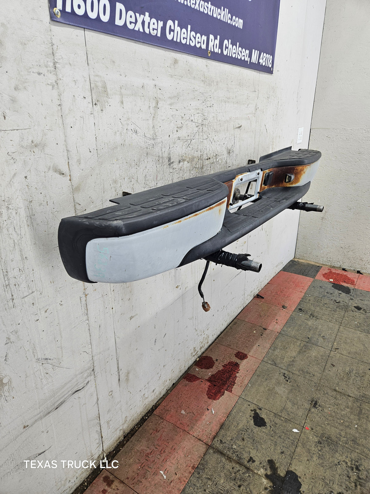 1999-2007 Chevrolet Silverado / GMC Sierra 2500 3500 HD Rear Bumper Painted