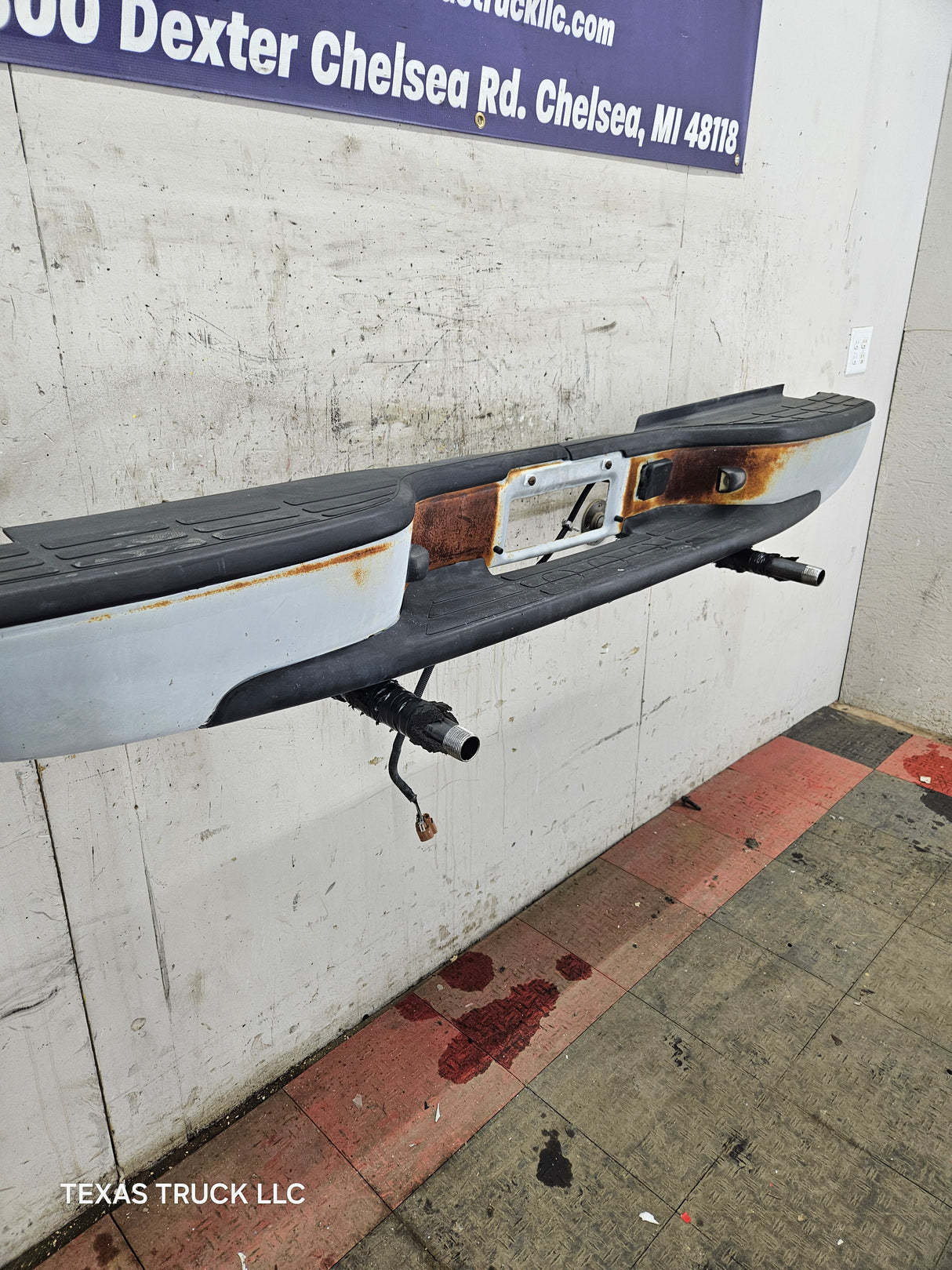 1999-2007 Chevrolet Silverado / GMC Sierra 2500 3500 HD Rear Bumper Painted