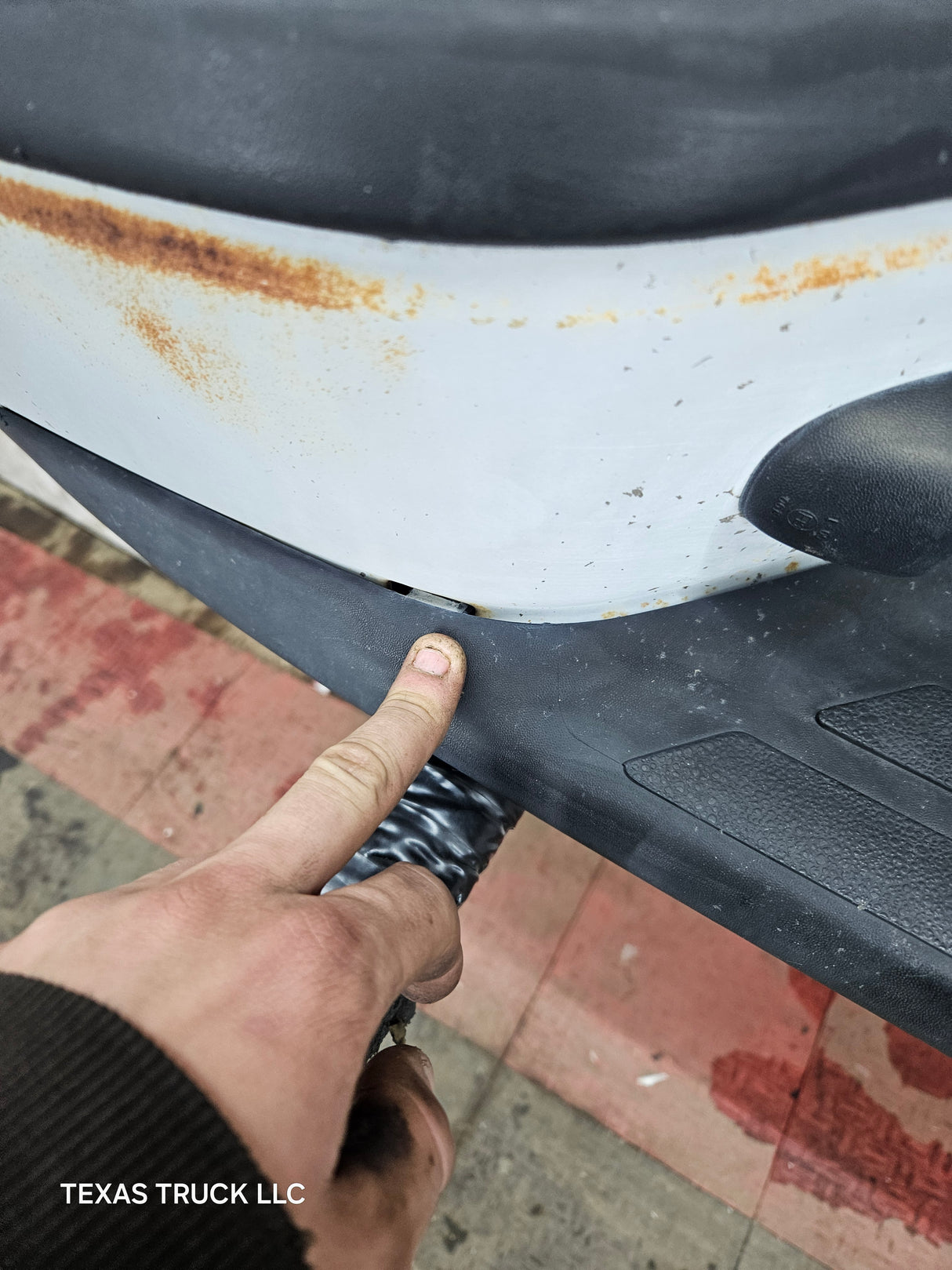 1999-2007 Chevrolet Silverado / GMC Sierra 2500 3500 HD Rear Bumper Painted