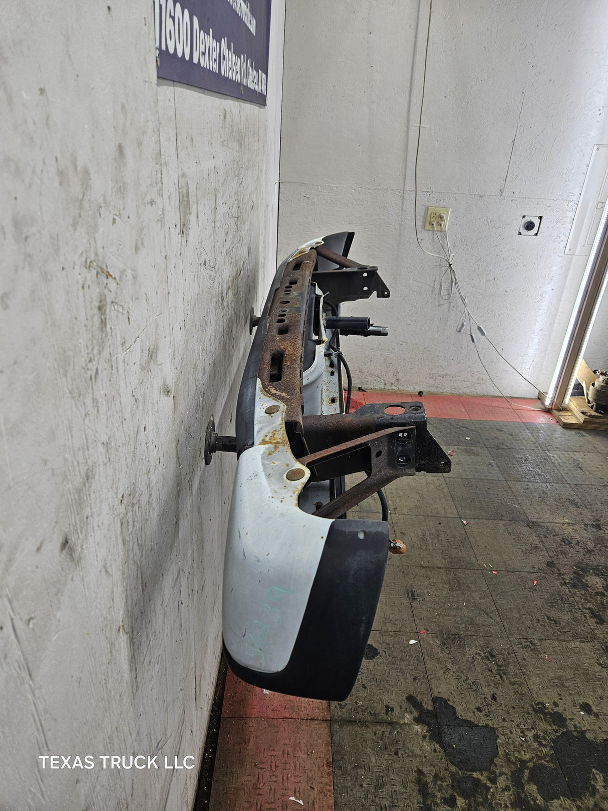 1999-2007 Chevrolet Silverado / GMC Sierra 2500 3500 HD Rear Bumper Painted