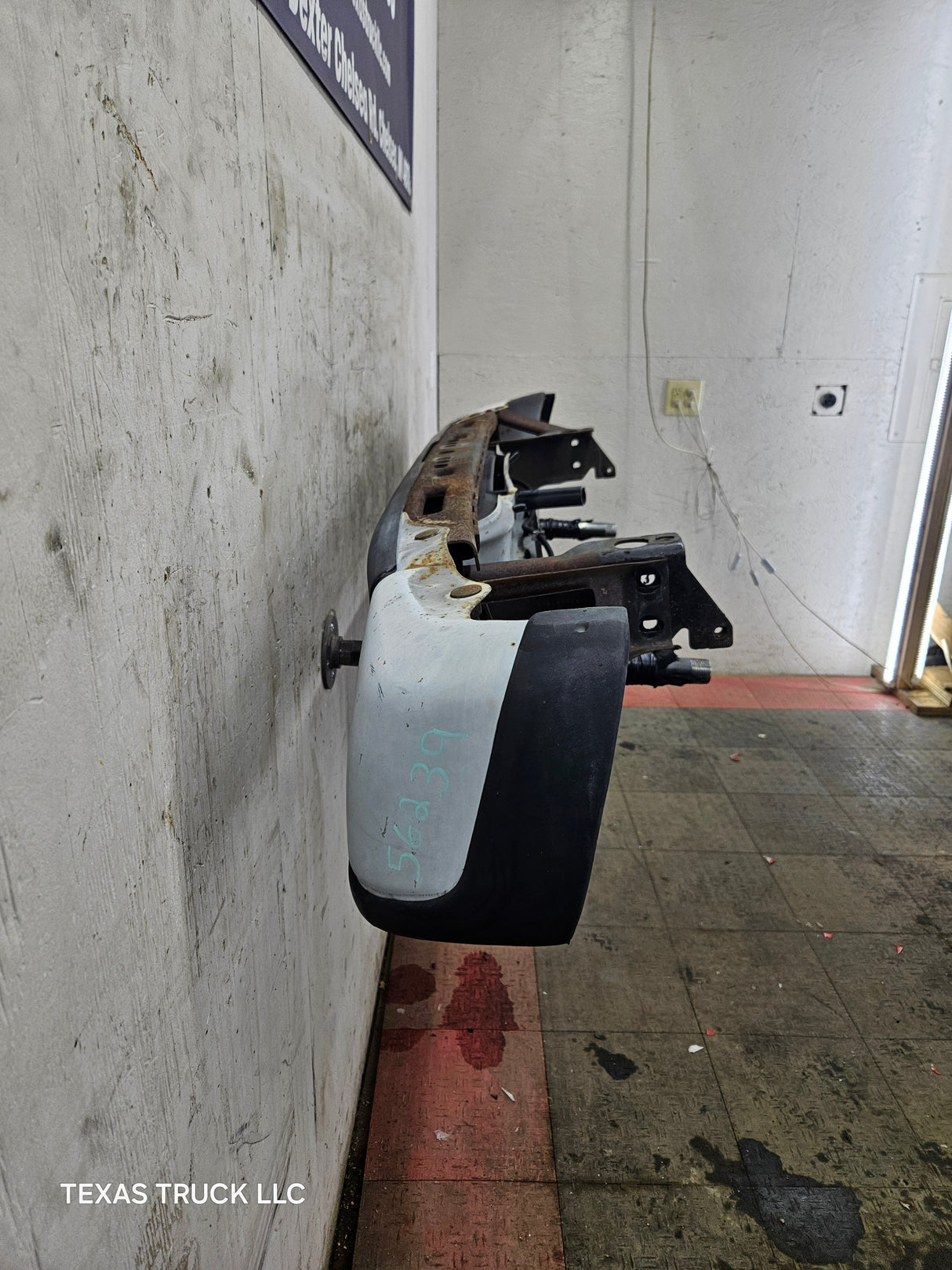 1999-2007 Chevrolet Silverado / GMC Sierra 2500 3500 HD Rear Bumper Painted