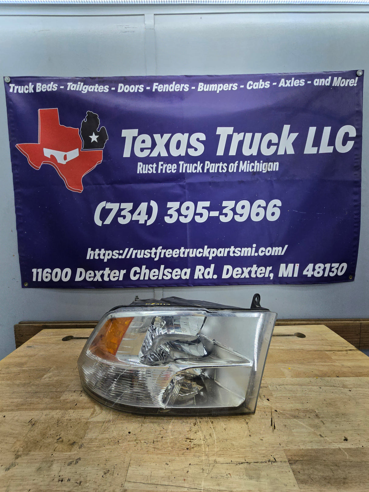 2013-2024 Dodge Ram 4th gen 1500 2500 3500 RH Passenger Side Headlight