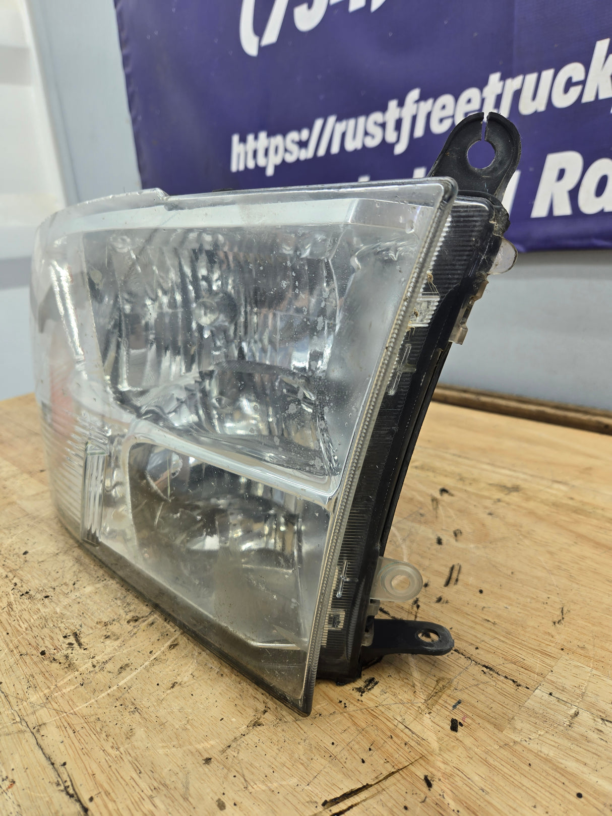 2013-2024 Dodge Ram 4th gen 1500 2500 3500 RH Passenger Side Headlight