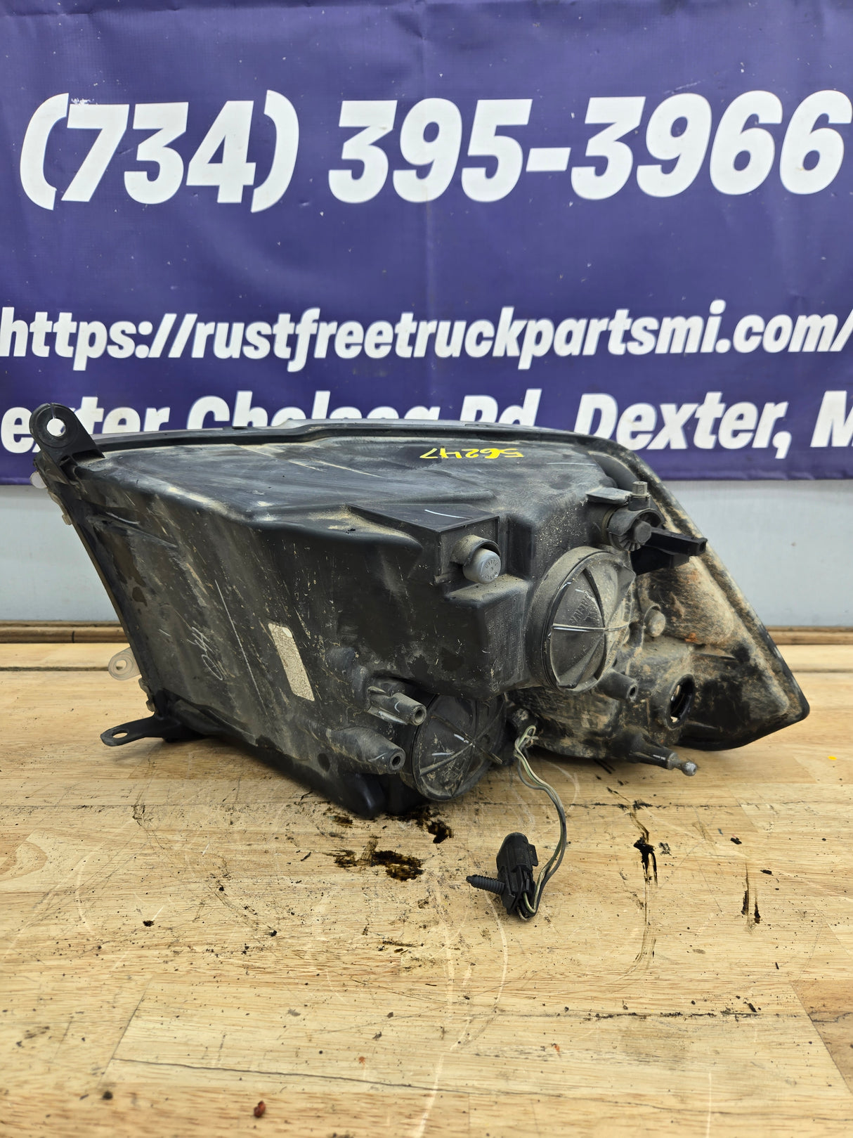 2013-2024 Dodge Ram 4th gen 1500 2500 3500 RH Passenger Side Headlight