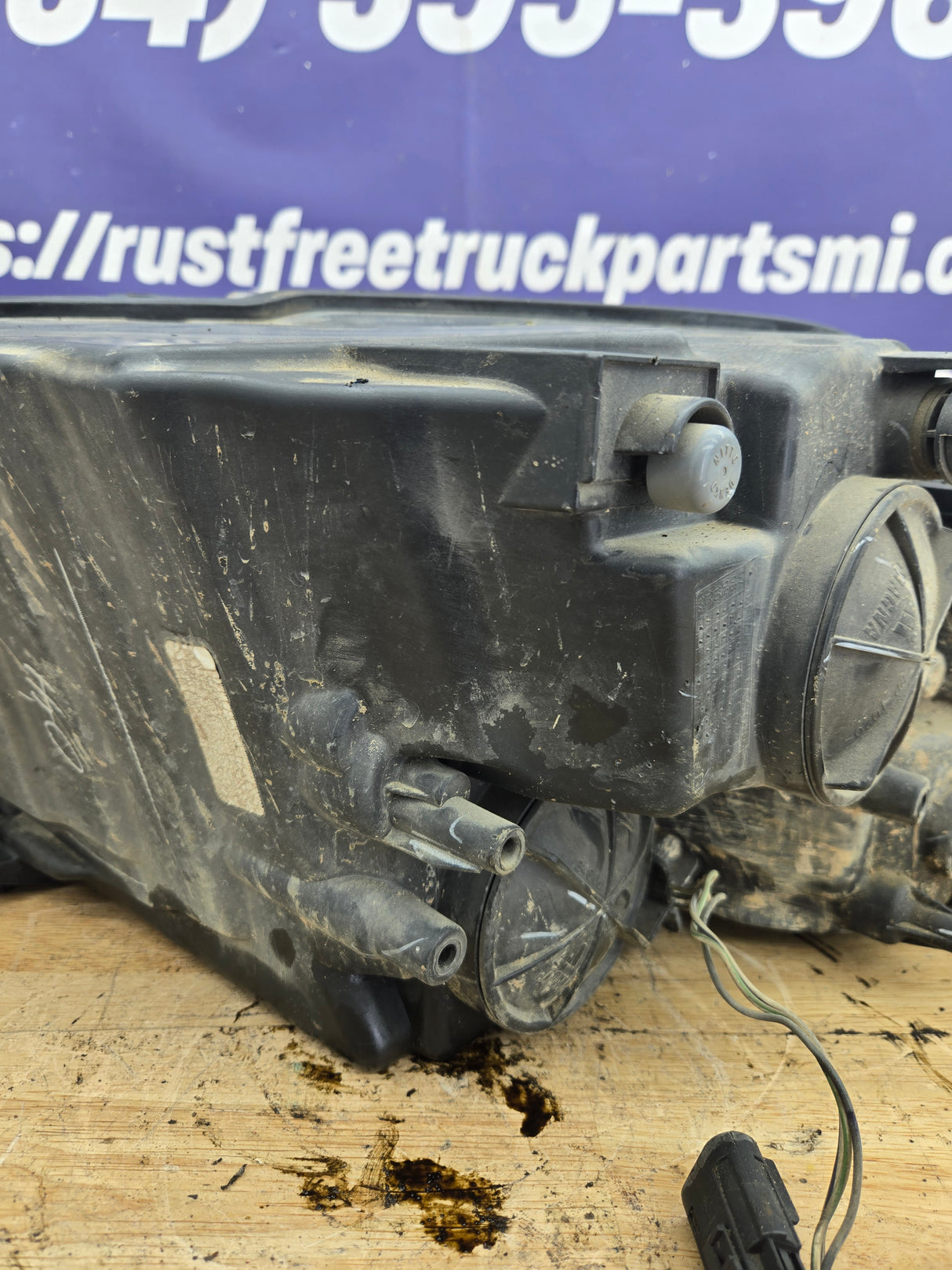 2013-2024 Dodge Ram 4th gen 1500 2500 3500 RH Passenger Side Headlight