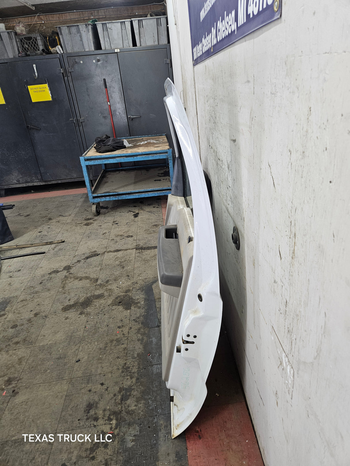 1999-2011 Ford Super Duty Front Passenger Side Door F250 F350 F450 F550