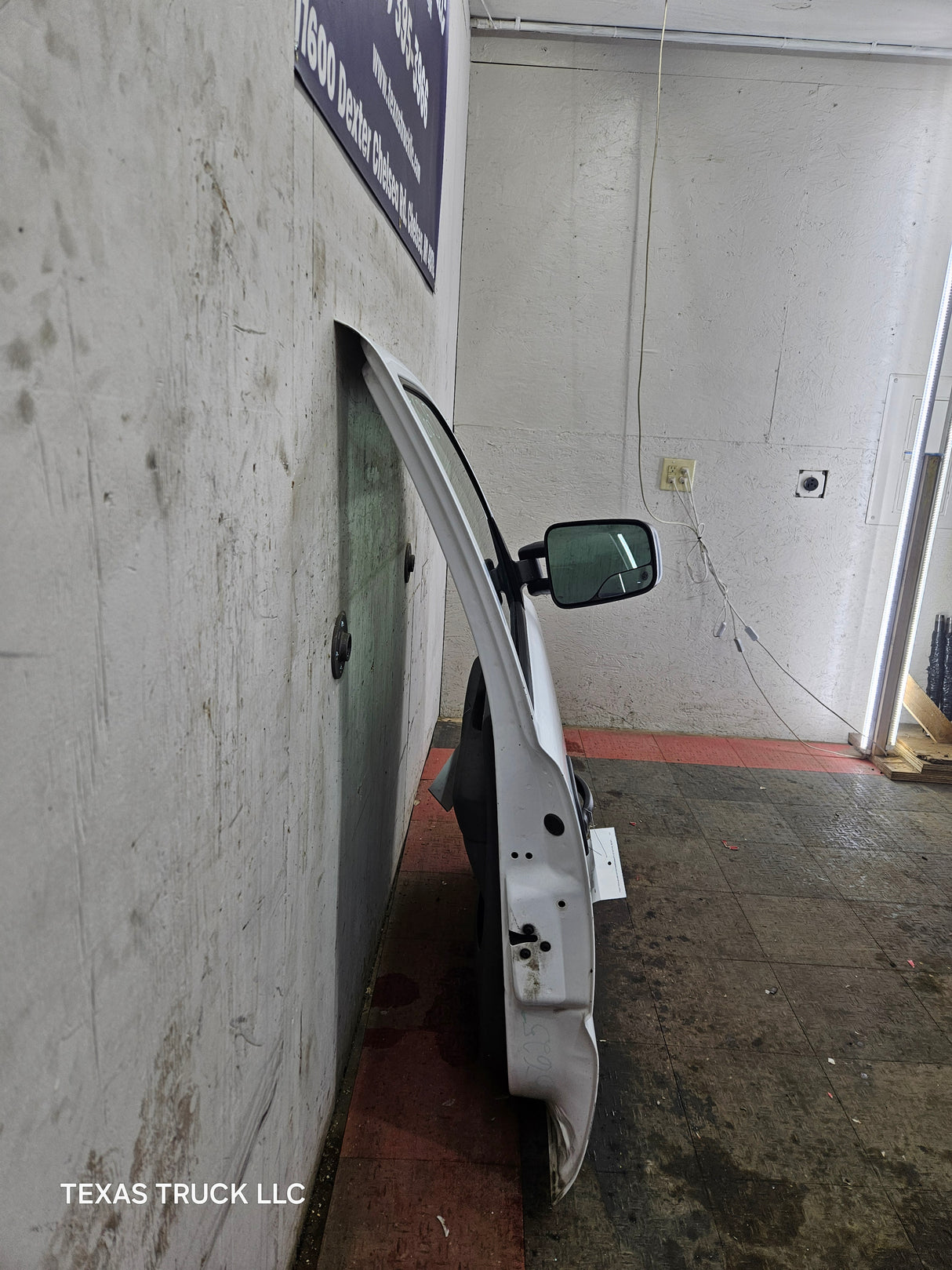 1999-2006 Chevrolet Silverado / GMC Sierra 1500 2500 3500 HD Front Passenger side Door RH