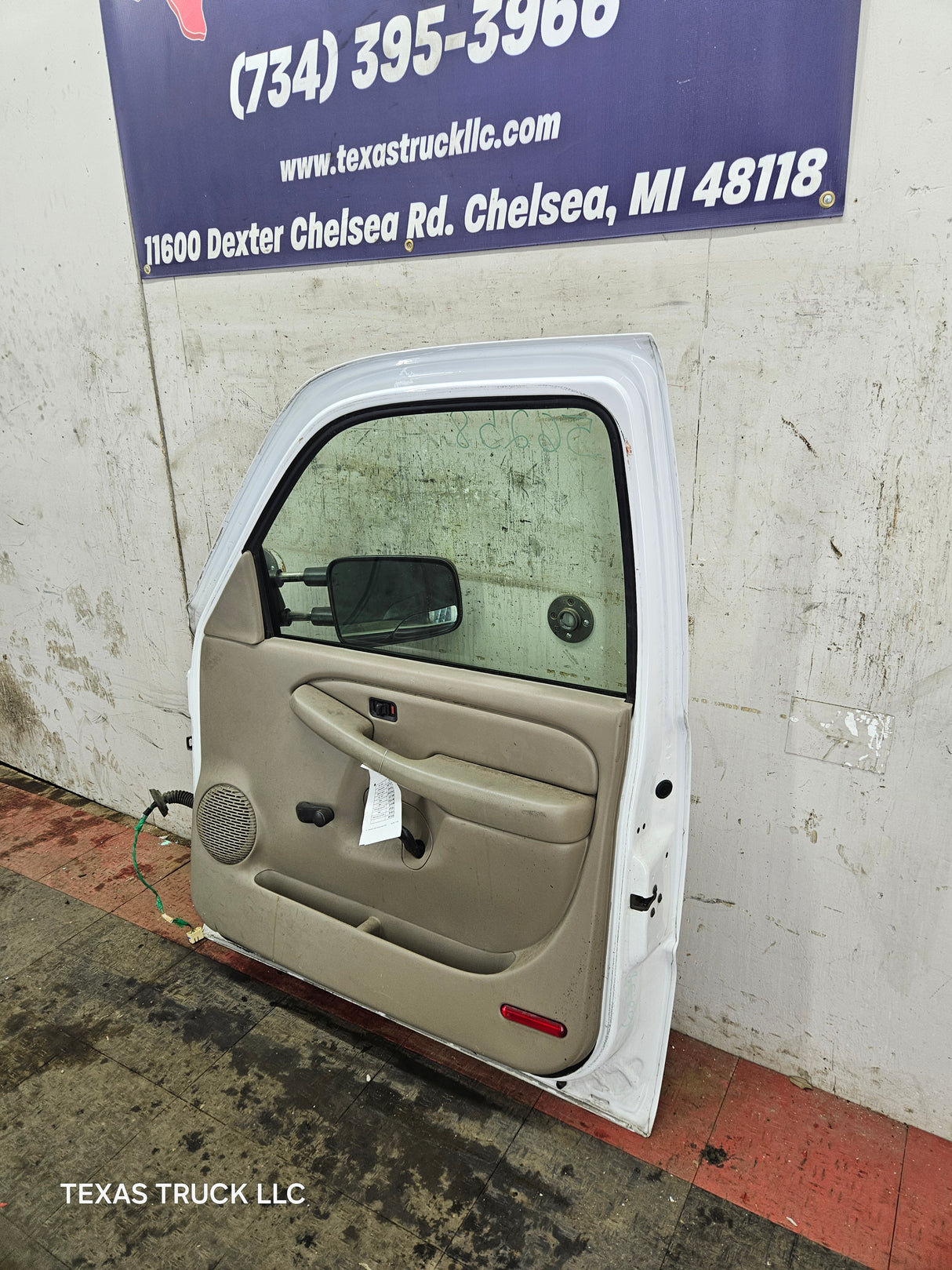 1999-2006 Chevrolet Silverado / GMC Sierra 1500 2500 3500 HD Front Passenger side Door RH