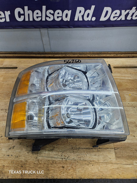 2007-2013 Chevrolet Silverado 1500 2500 3500 RH Passenger Side Halogen Headlight 25833679