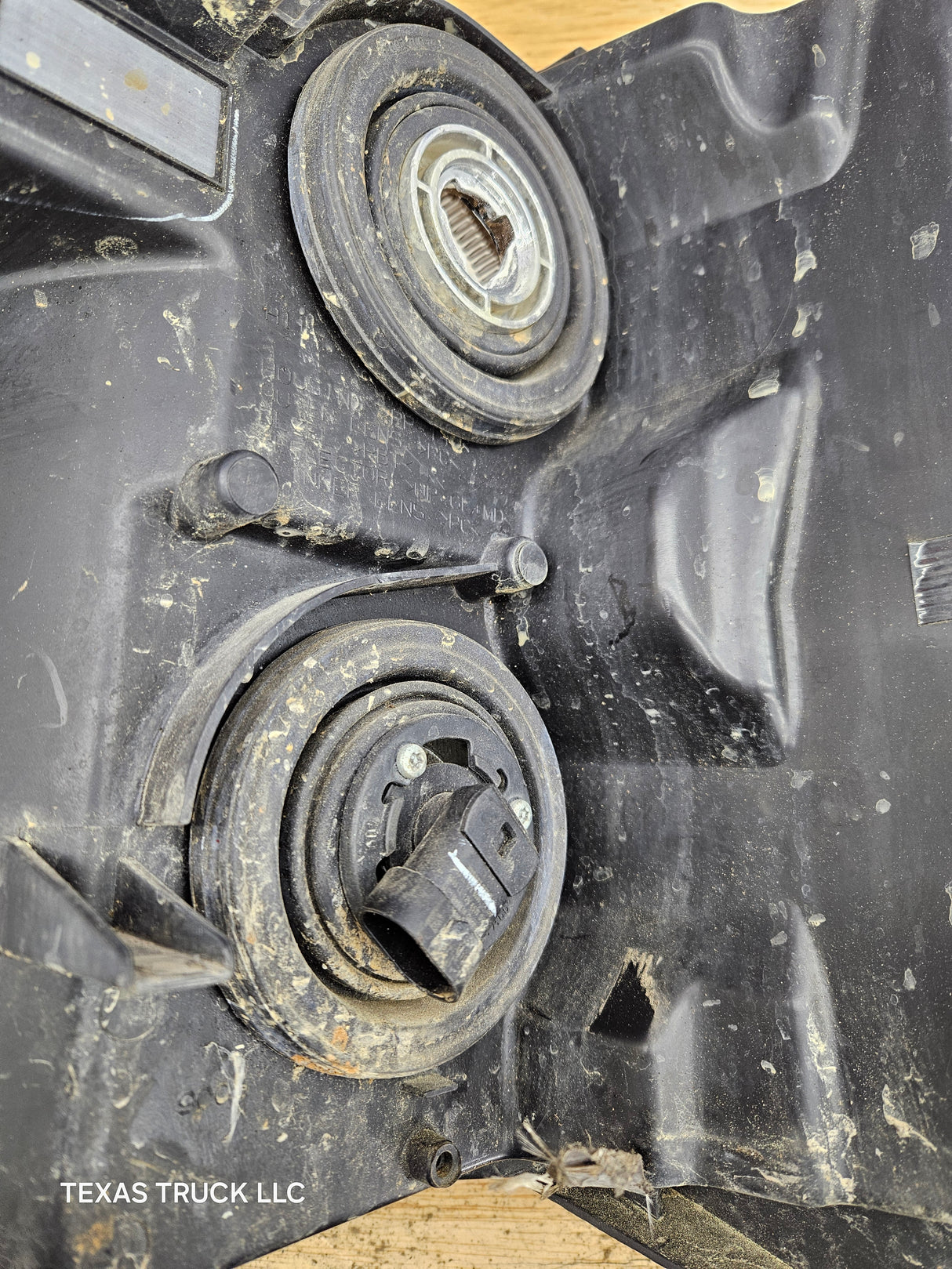 2007-2013 Chevrolet Silverado 1500 2500 3500 RH Passenger Side Halogen Headlight 25833679