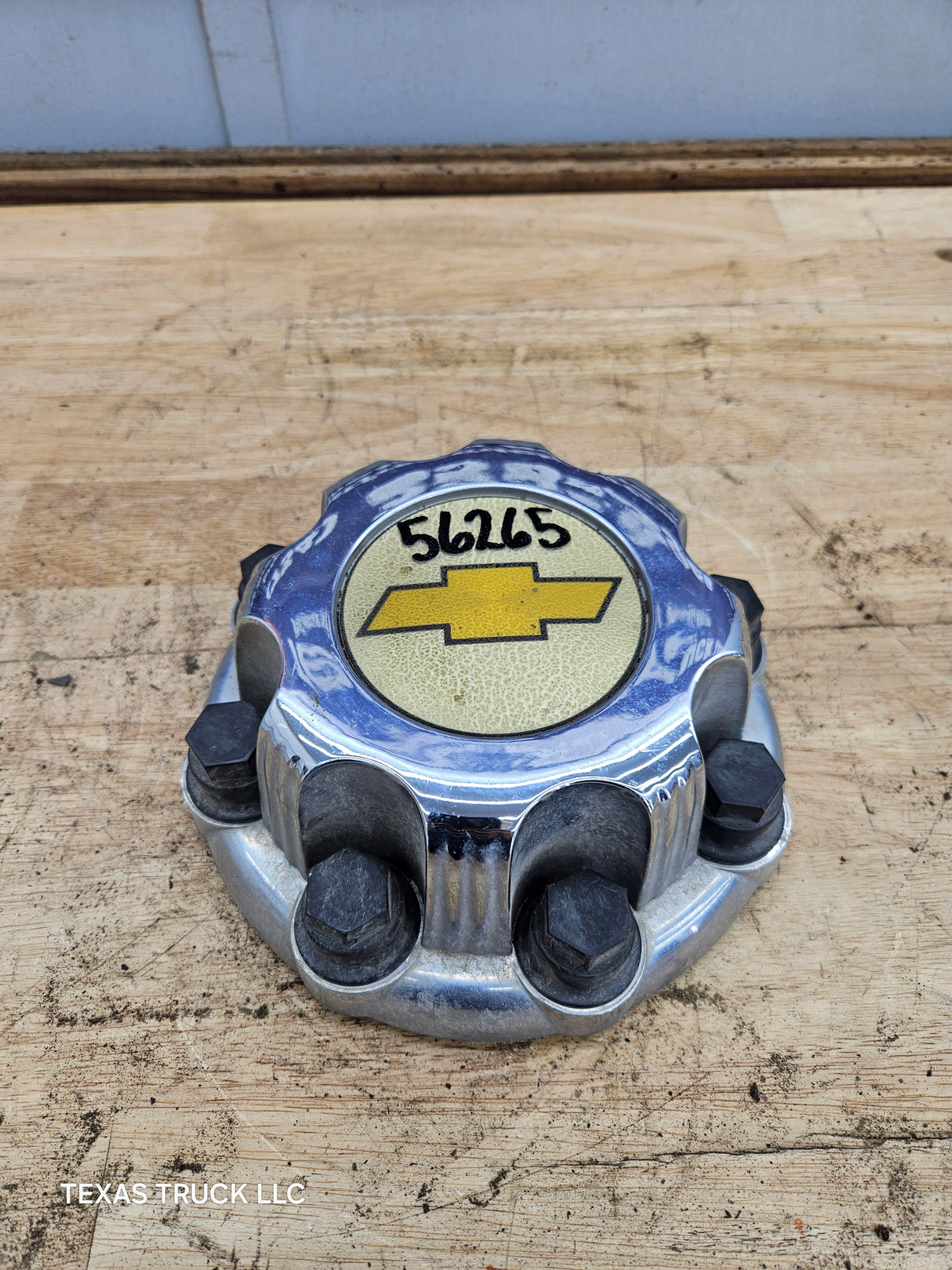 1999-2006 OEM Chevrolet Silverado 8 Lug Wheel Center Hub Cap Lug Cover