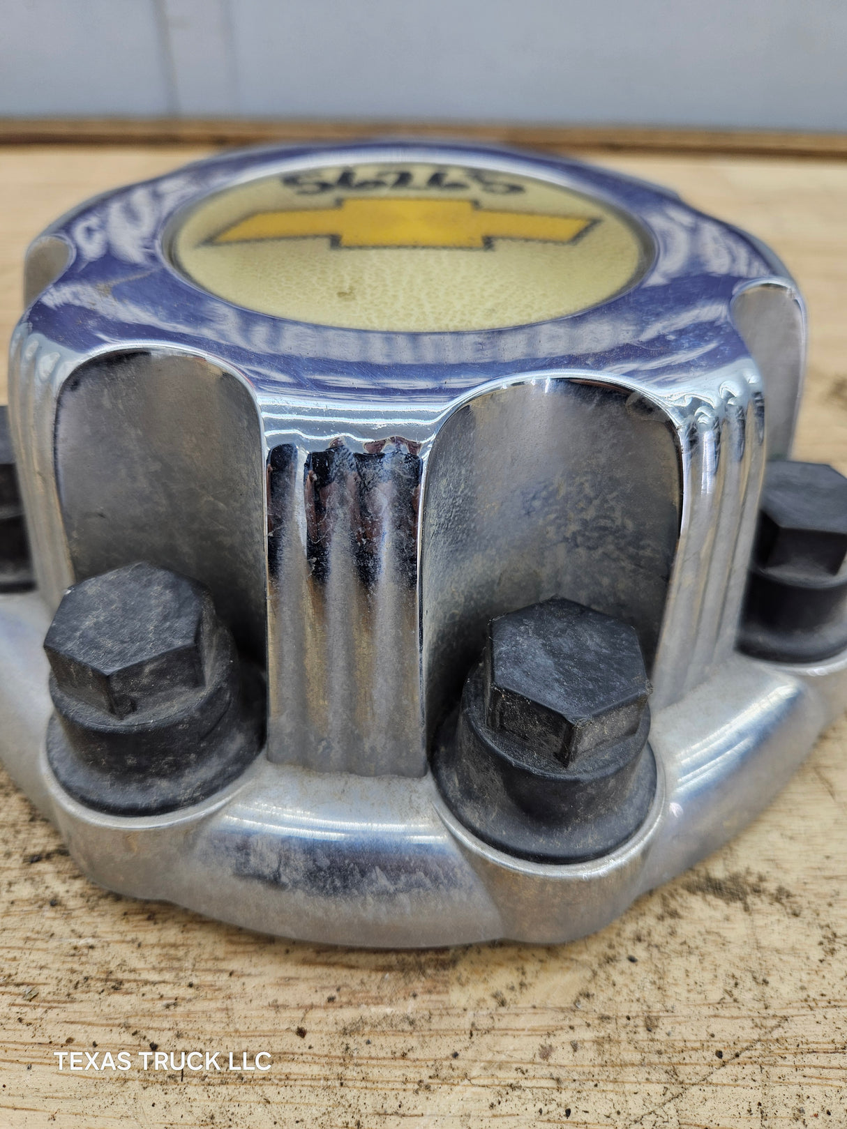 1999-2006 OEM Chevrolet Silverado 8 Lug Wheel Center Hub Cap Lug Cover