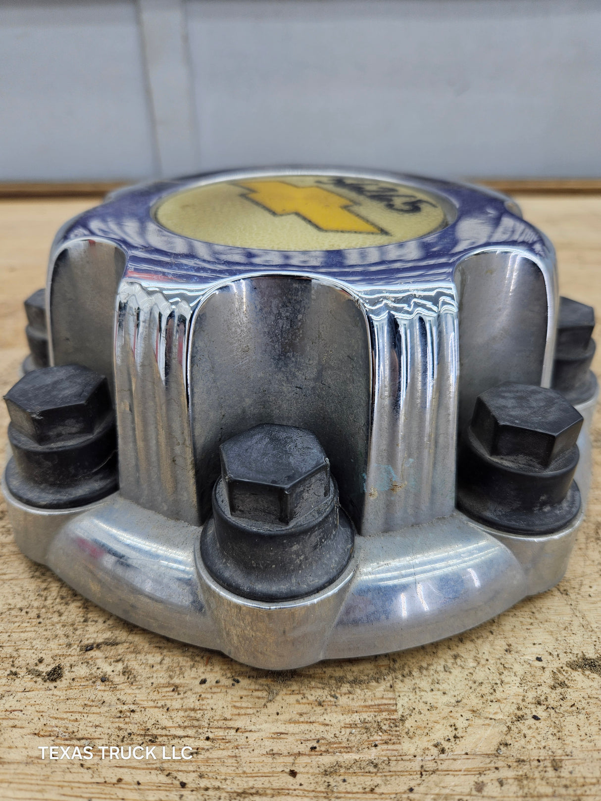 1999-2006 OEM Chevrolet Silverado 8 Lug Wheel Center Hub Cap Lug Cover