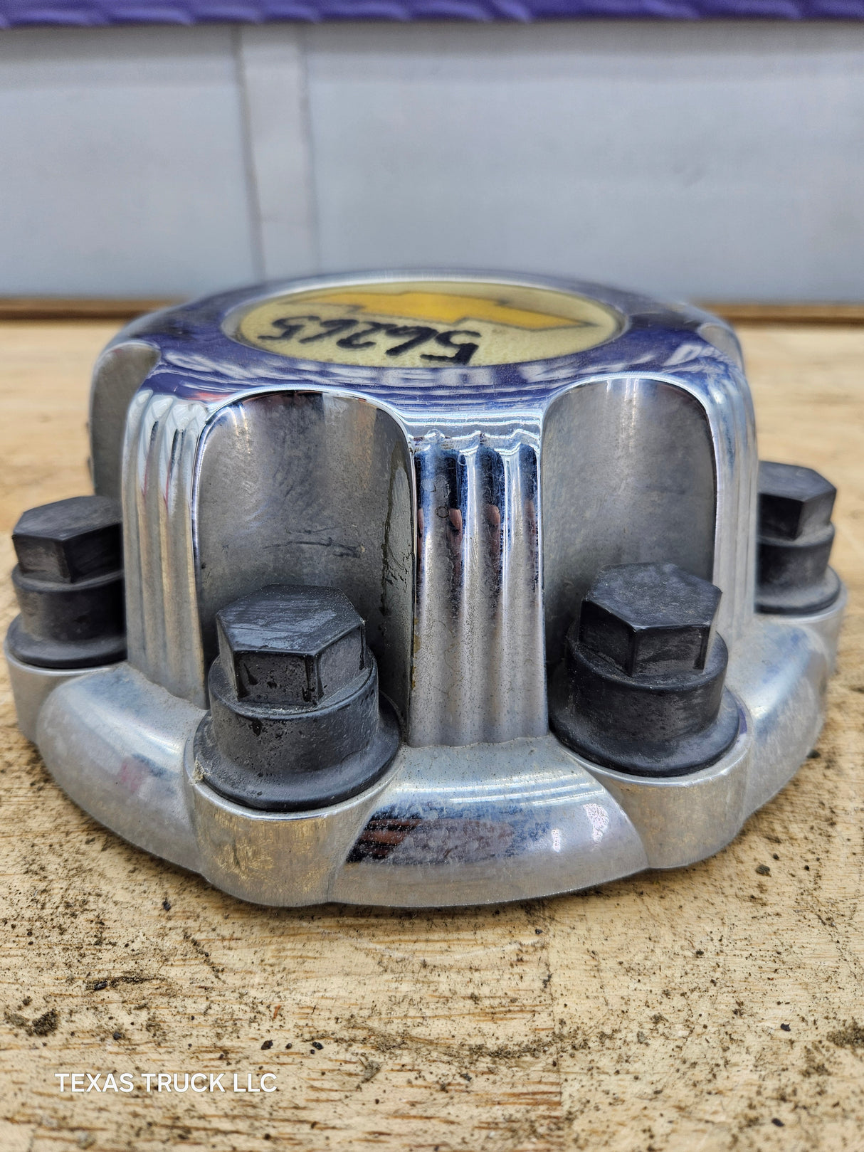 1999-2006 OEM Chevrolet Silverado 8 Lug Wheel Center Hub Cap Lug Cover