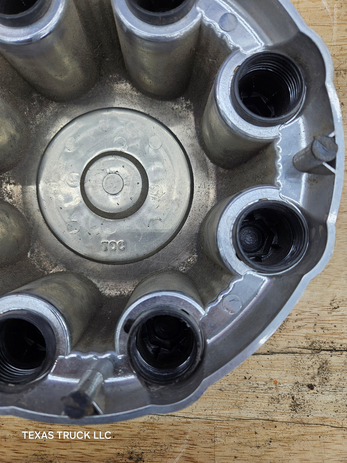 1999-2006 OEM Chevrolet Silverado 8 Lug Wheel Center Hub Cap Lug Cover