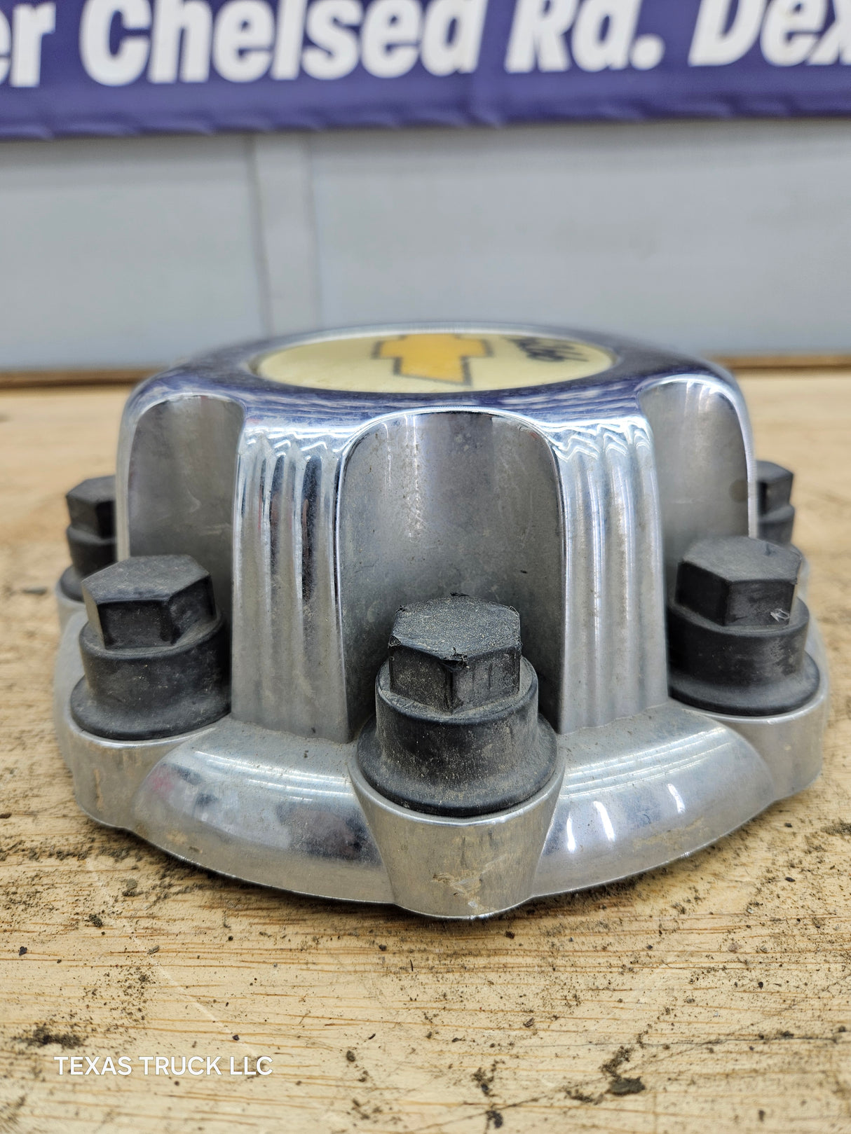 1999-2006 OEM Chevrolet Silverado 8 Lug Wheel Center Hub Cap Lug Cover