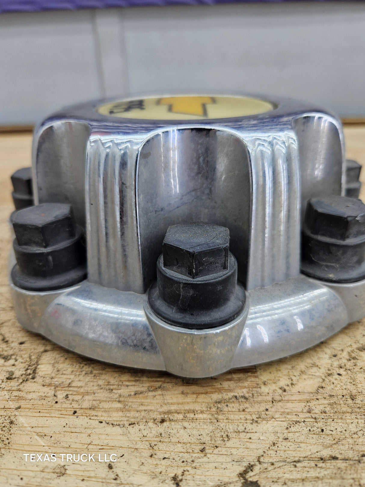 1999-2006 OEM Chevrolet Silverado 8 Lug Wheel Center Hub Cap Lug Cover