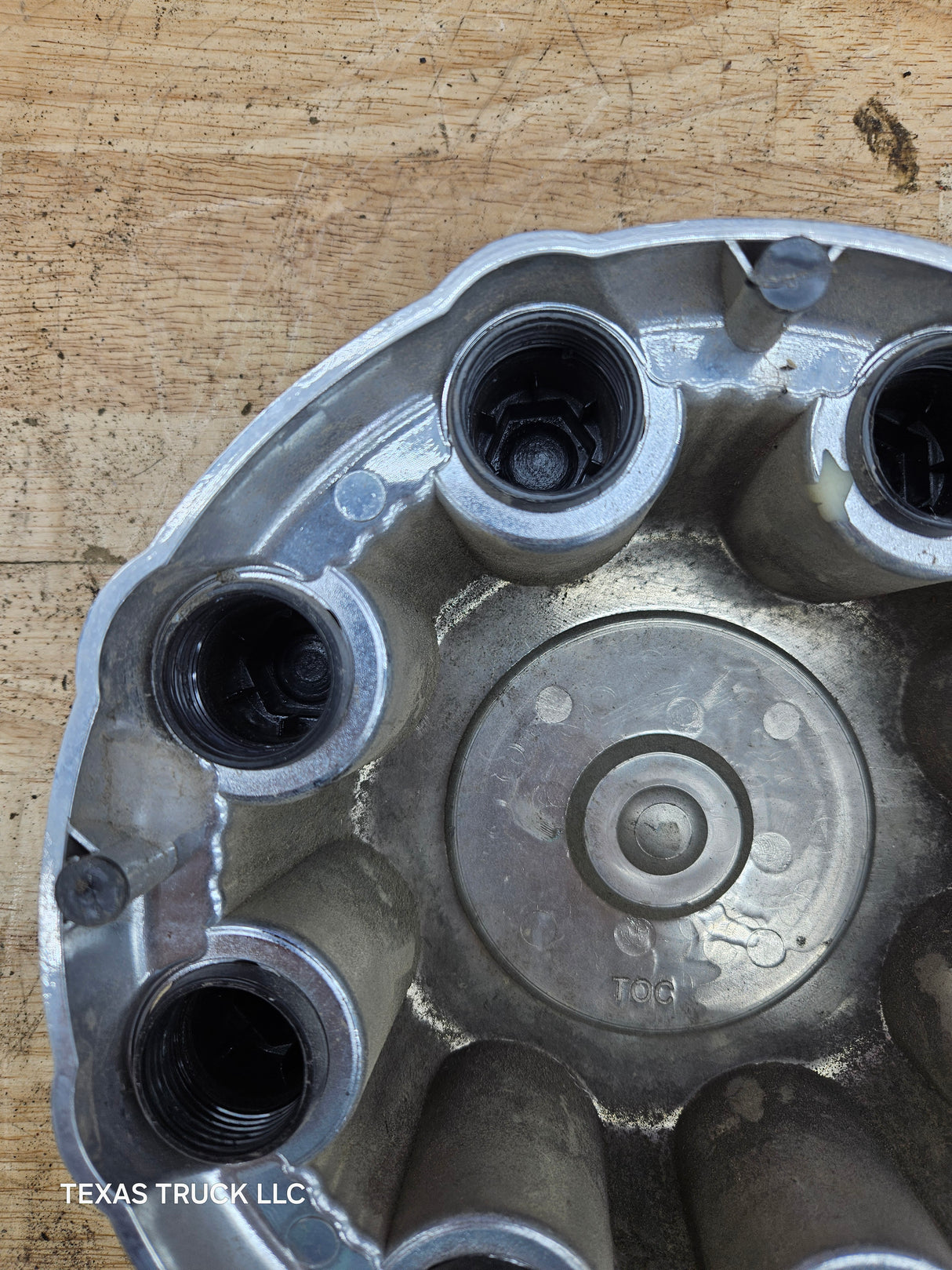 1999-2006 OEM Chevrolet Silverado 8 Lug Wheel Center Hub Cap Lug Cover