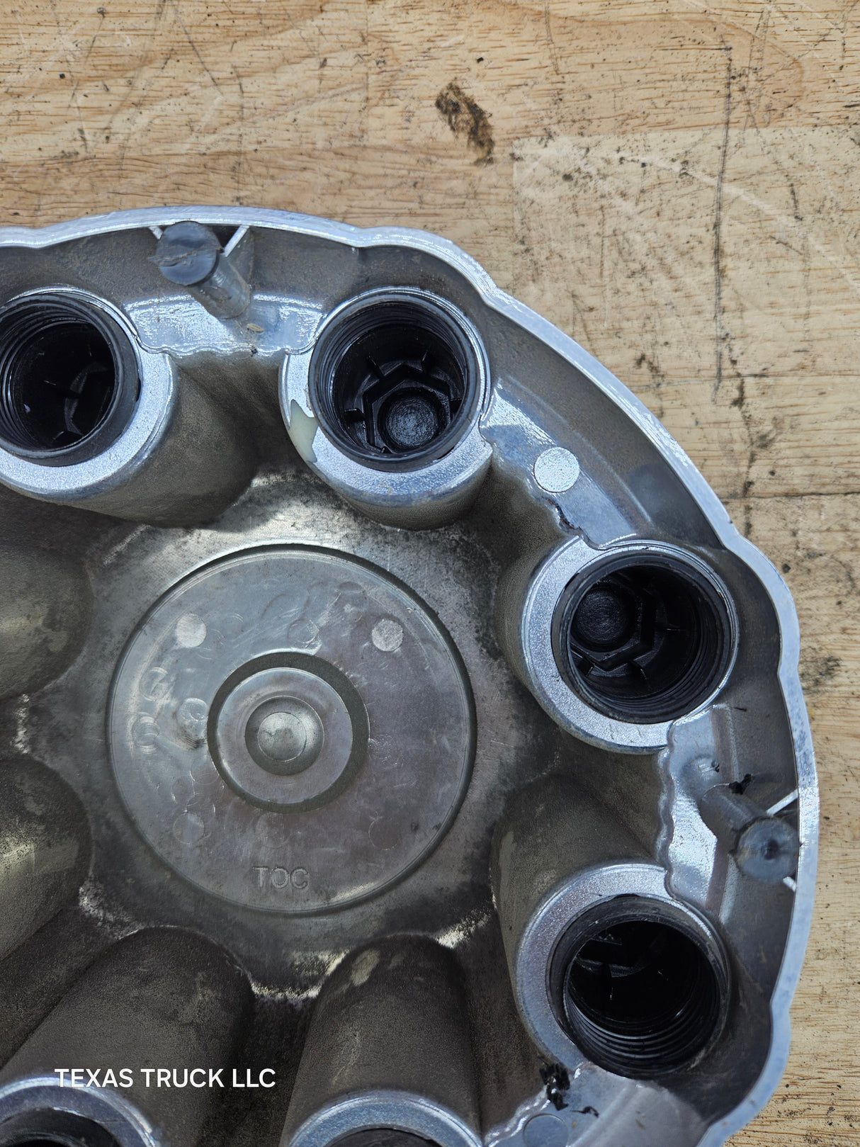 1999-2006 OEM Chevrolet Silverado 8 Lug Wheel Center Hub Cap Lug Cover