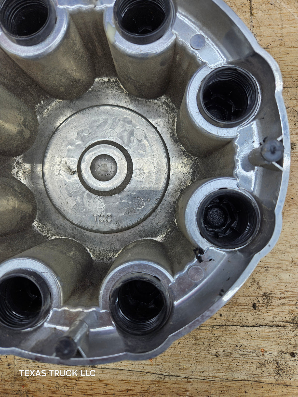 1999-2006 OEM Chevrolet Silverado 8 Lug Wheel Center Hub Cap Lug Cover