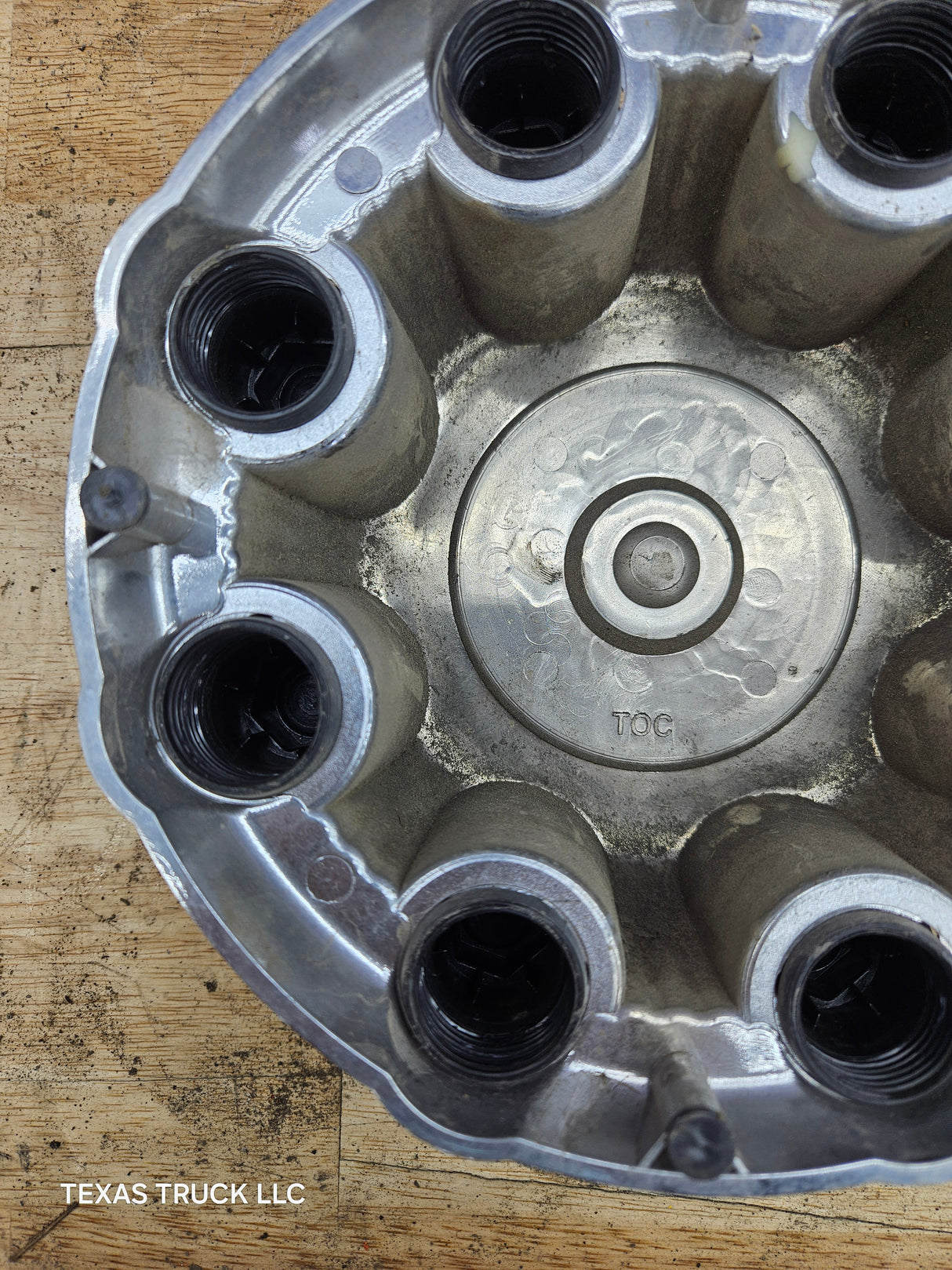 1999-2006 OEM Chevrolet Silverado 8 Lug Wheel Center Hub Cap Lug Cover