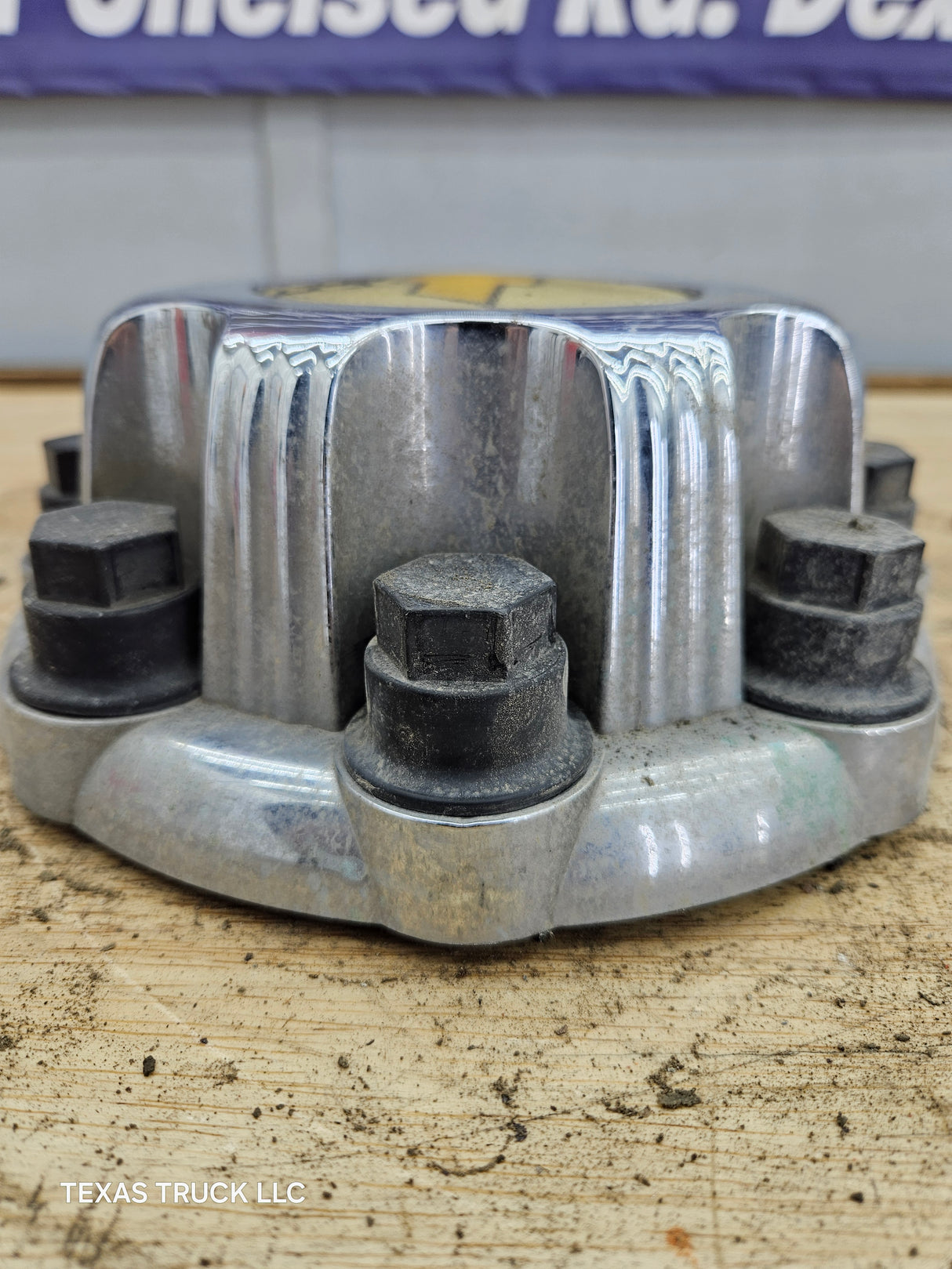 1999-2006 OEM Chevrolet Silverado 8 Lug Wheel Center Hub Cap Lug Cover