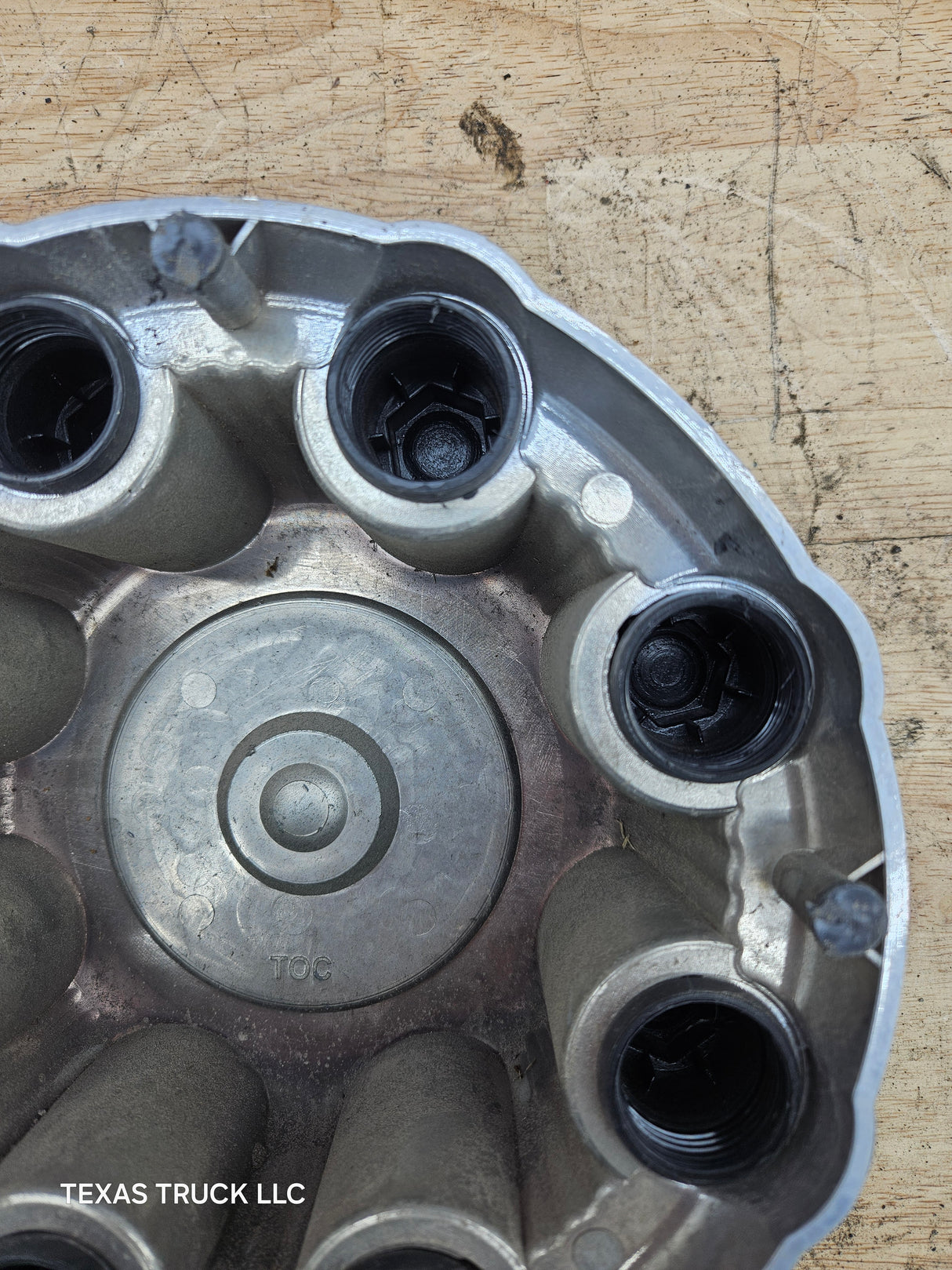 1999-2006 OEM Chevrolet Silverado 8 Lug Wheel Center Hub Cap Lug Cover