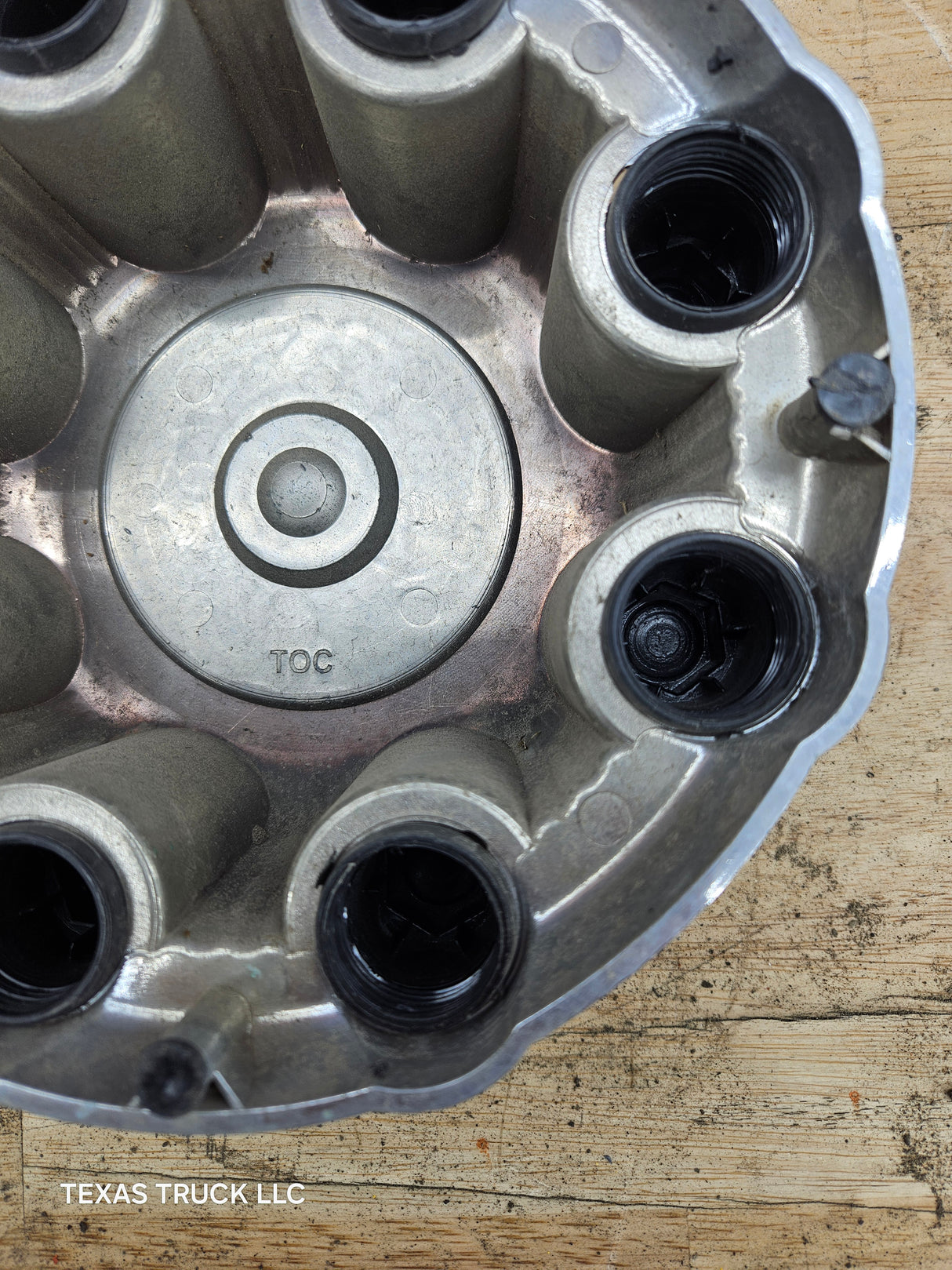 1999-2006 OEM Chevrolet Silverado 8 Lug Wheel Center Hub Cap Lug Cover