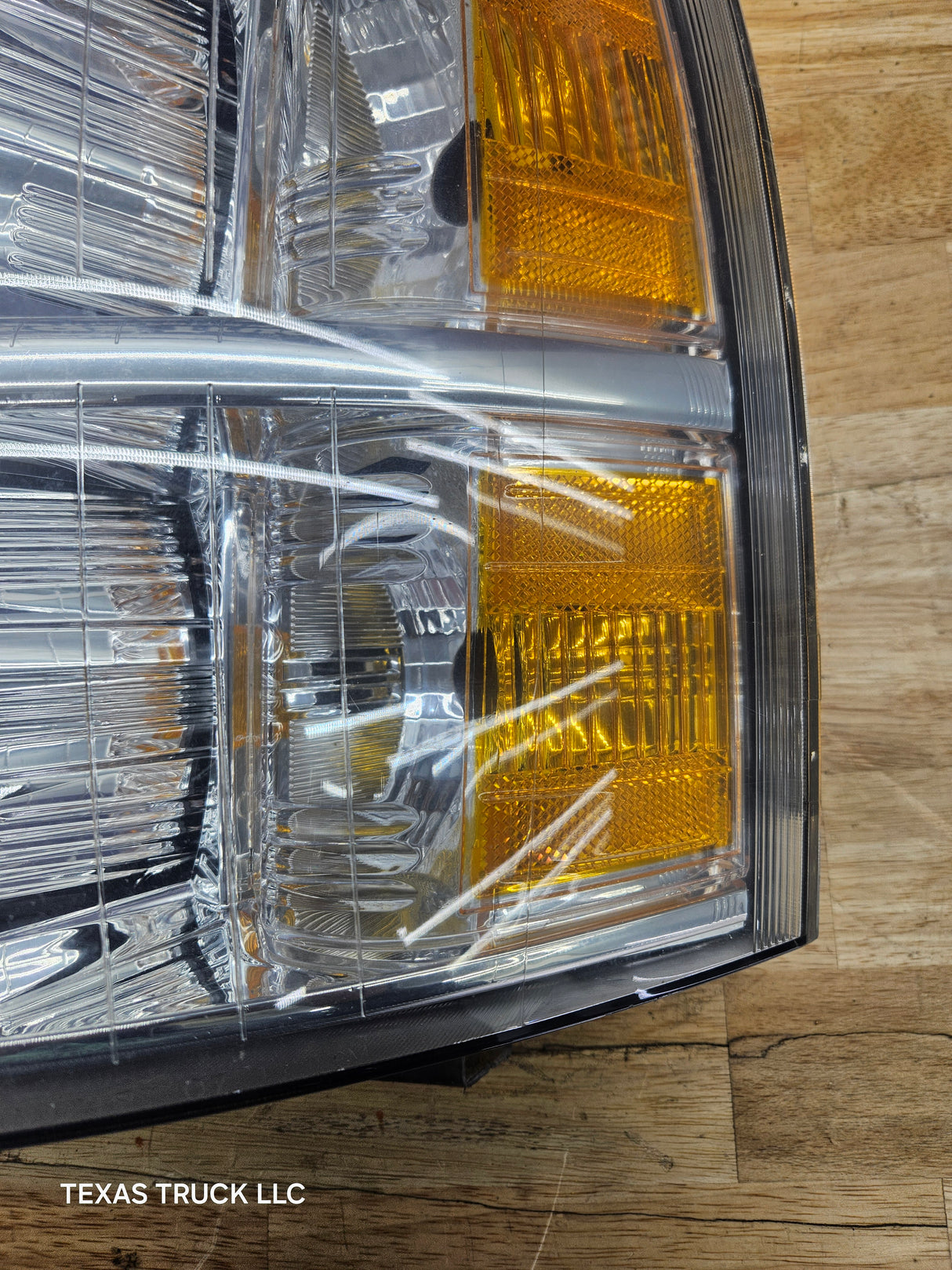 2007-2013 Chevrolet Silverado 1500 2500 3500 LH Driver Side Halogen Headlight 25833678