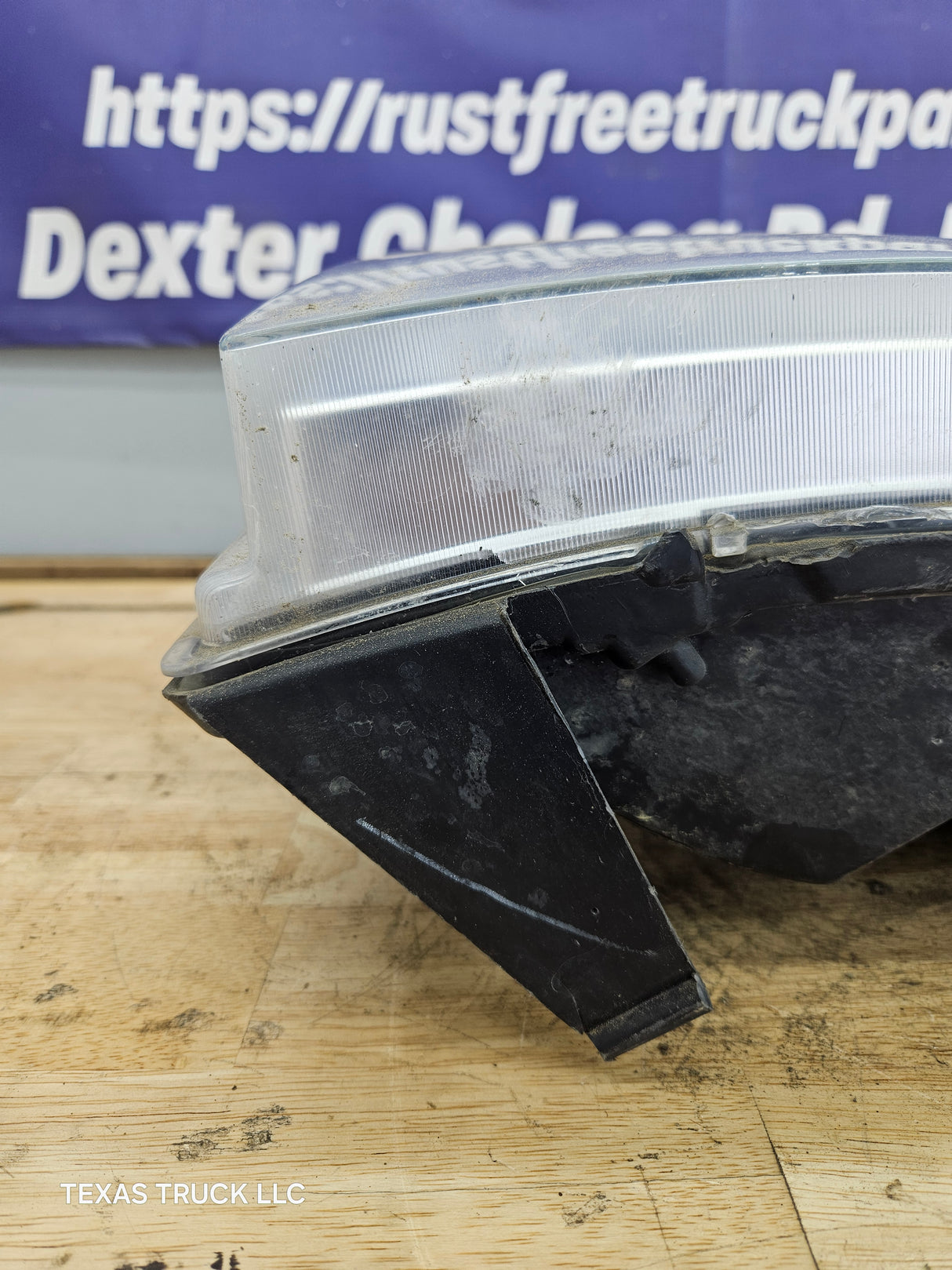 2007-2013 Chevrolet Silverado 1500 2500 3500 LH Driver Side Halogen Headlight 25833678