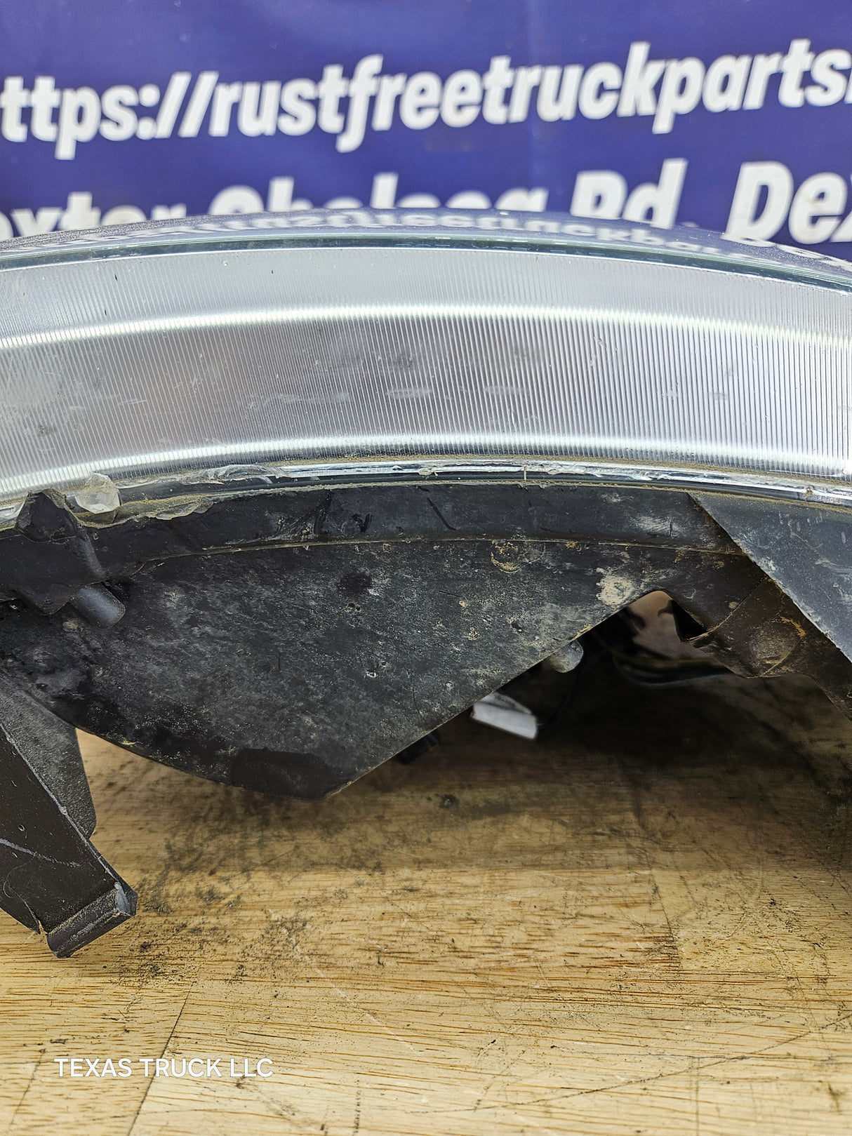 2007-2013 Chevrolet Silverado 1500 2500 3500 LH Driver Side Halogen Headlight 25833678