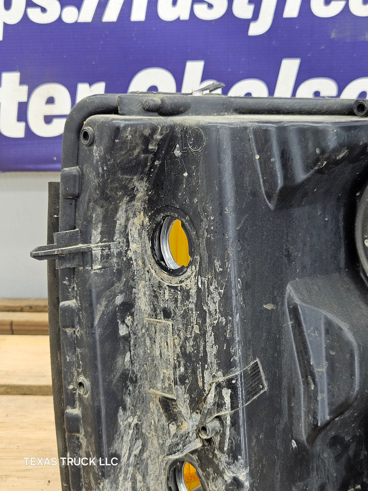 2007-2013 Chevrolet Silverado 1500 2500 3500 LH Driver Side Halogen Headlight 25833678