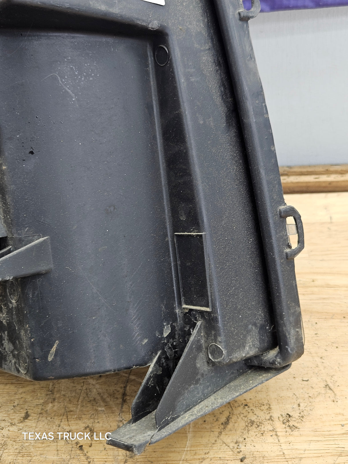 2007-2013 Chevrolet Silverado 1500 2500 3500 LH Driver Side Halogen Headlight 25833678