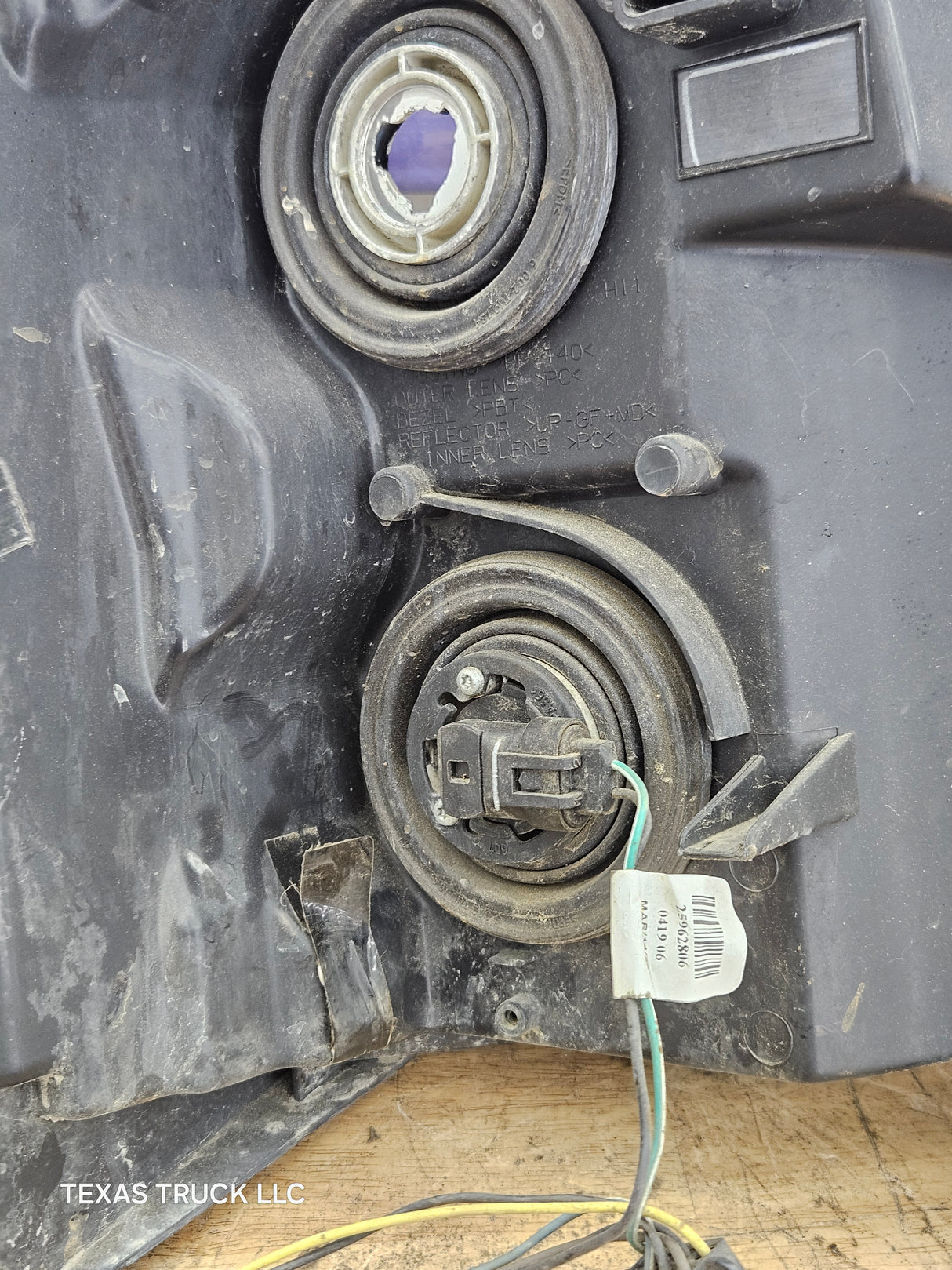 2007-2013 Chevrolet Silverado 1500 2500 3500 LH Driver Side Halogen Headlight 25833678