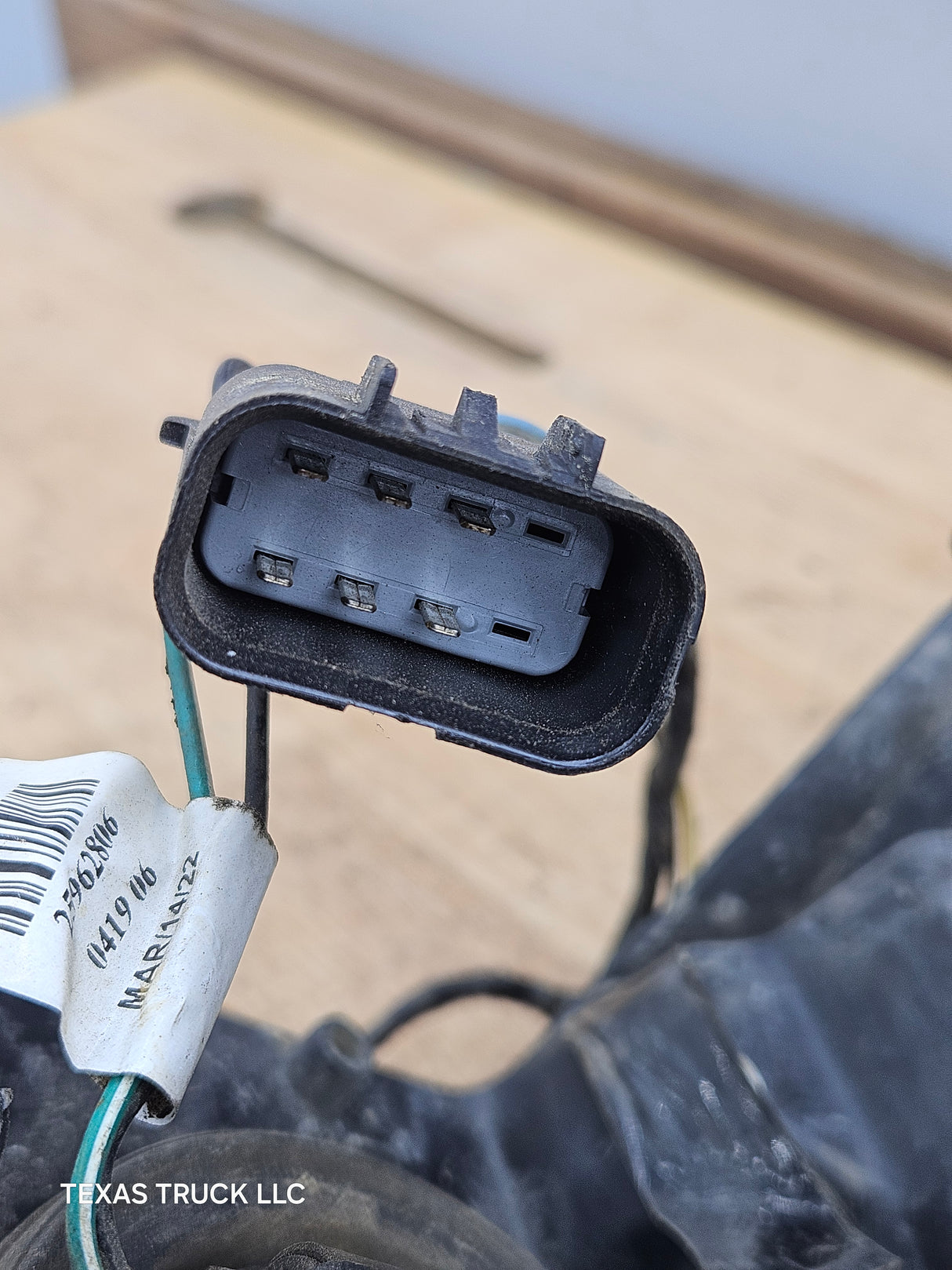 2007-2013 Chevrolet Silverado 1500 2500 3500 LH Driver Side Halogen Headlight 25833678