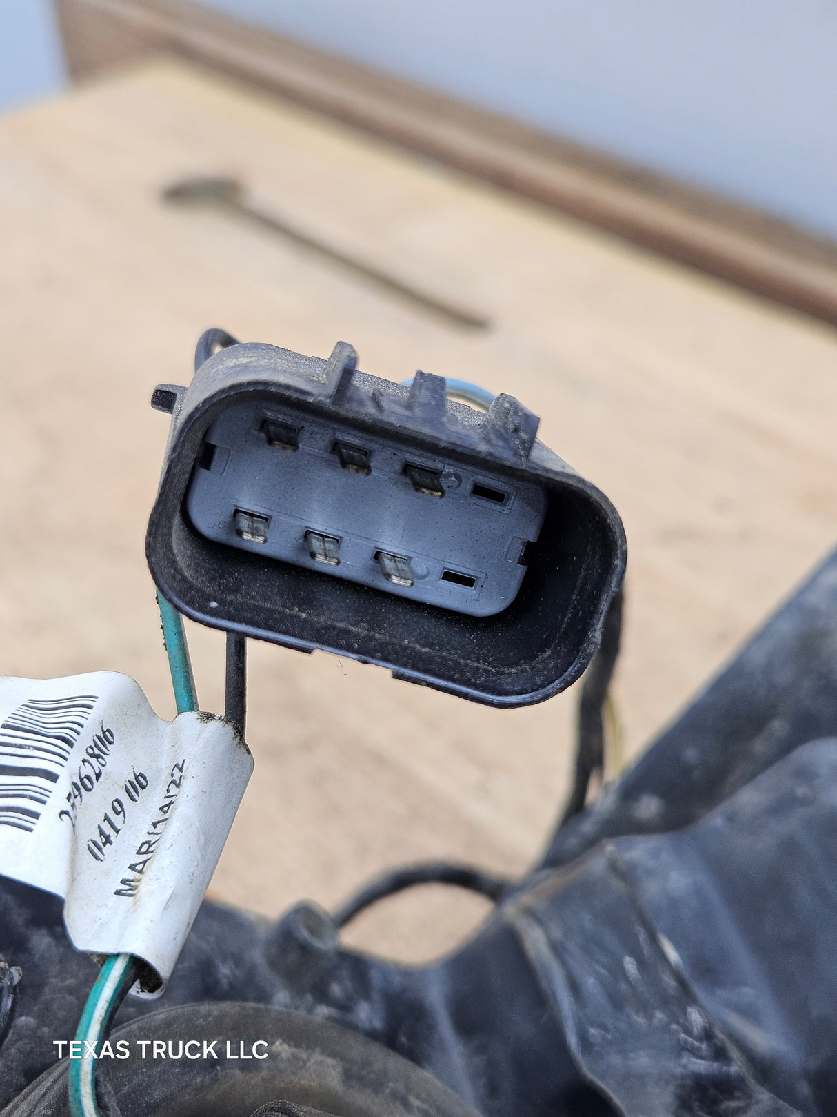 2007-2013 Chevrolet Silverado 1500 2500 3500 LH Driver Side Halogen Headlight 25833678