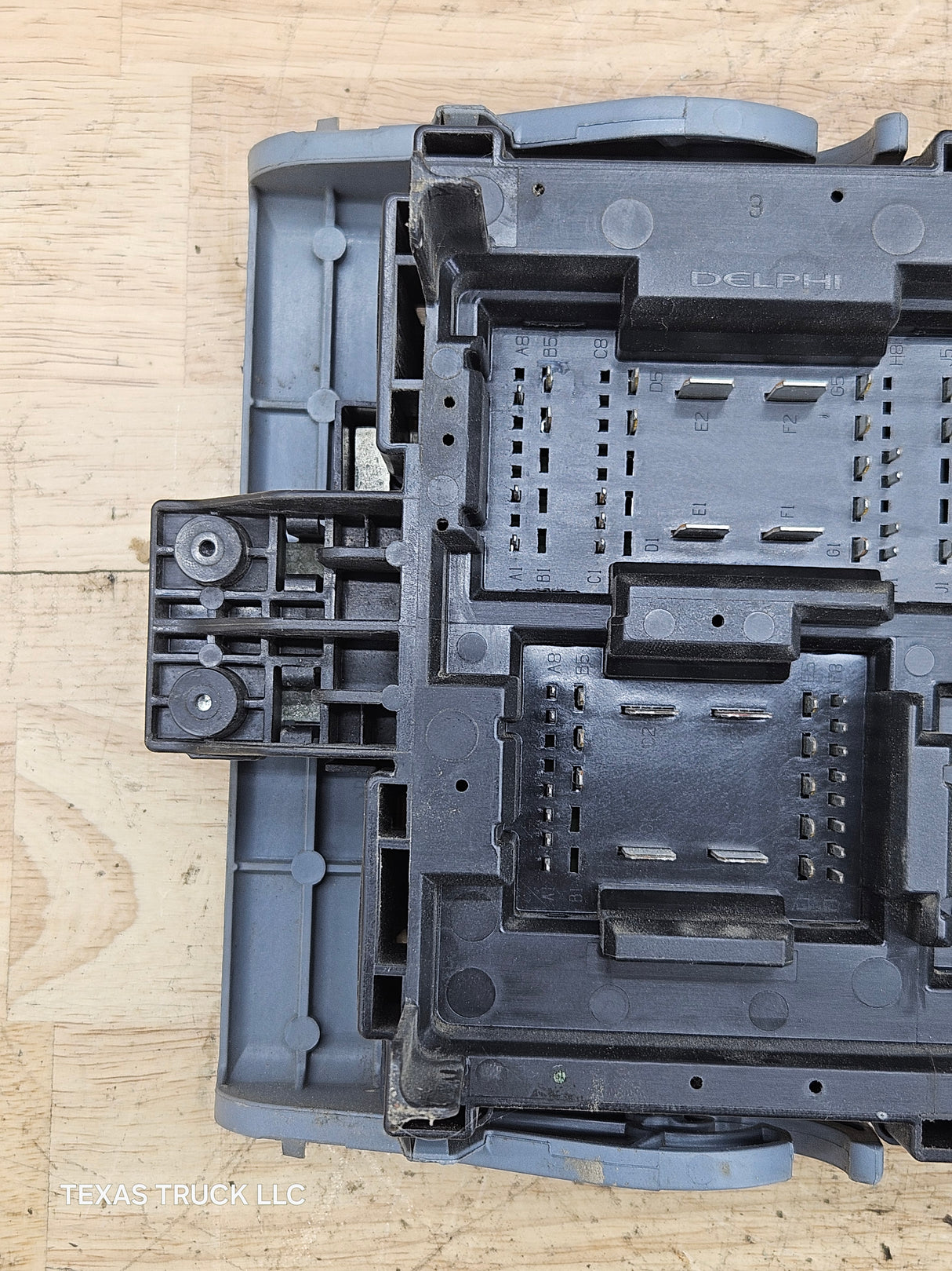 2010-2013 Chevrolet Silverado / GMC Sierra 1500 2500 3500 Engine Bay Fuse Box