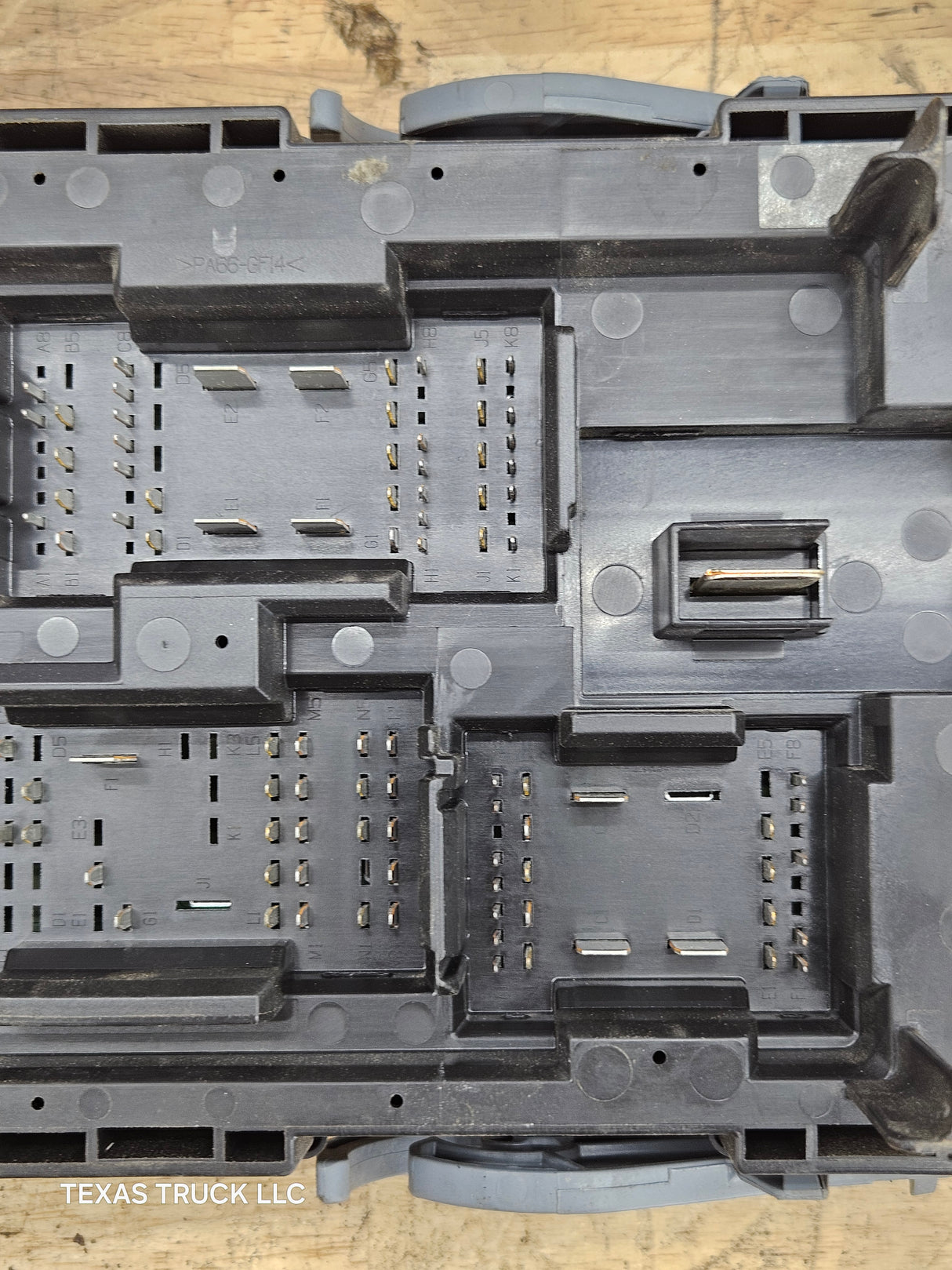 2010-2013 Chevrolet Silverado / GMC Sierra 1500 2500 3500 Engine Bay Fuse Box