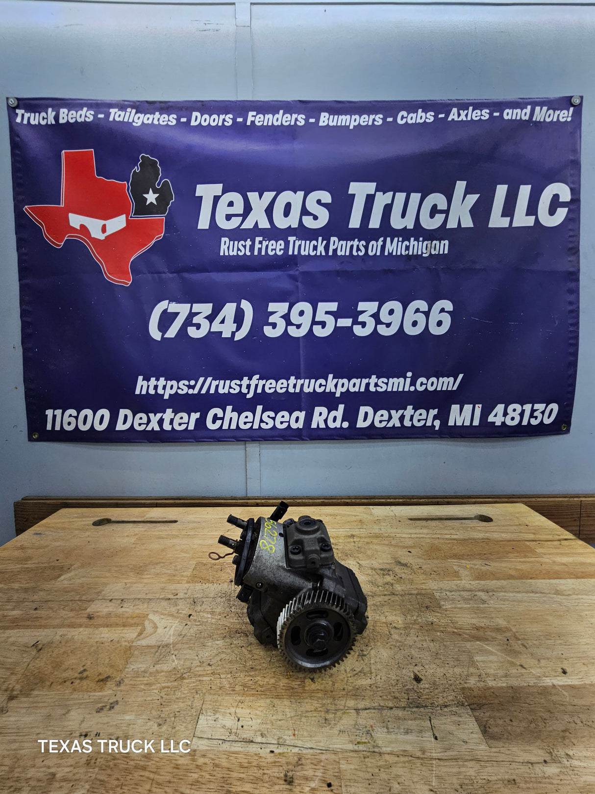 2008-2010 Ford 6.4 Powerstroke High Pressure Fuel Pump 8C3Z9A543 OEM