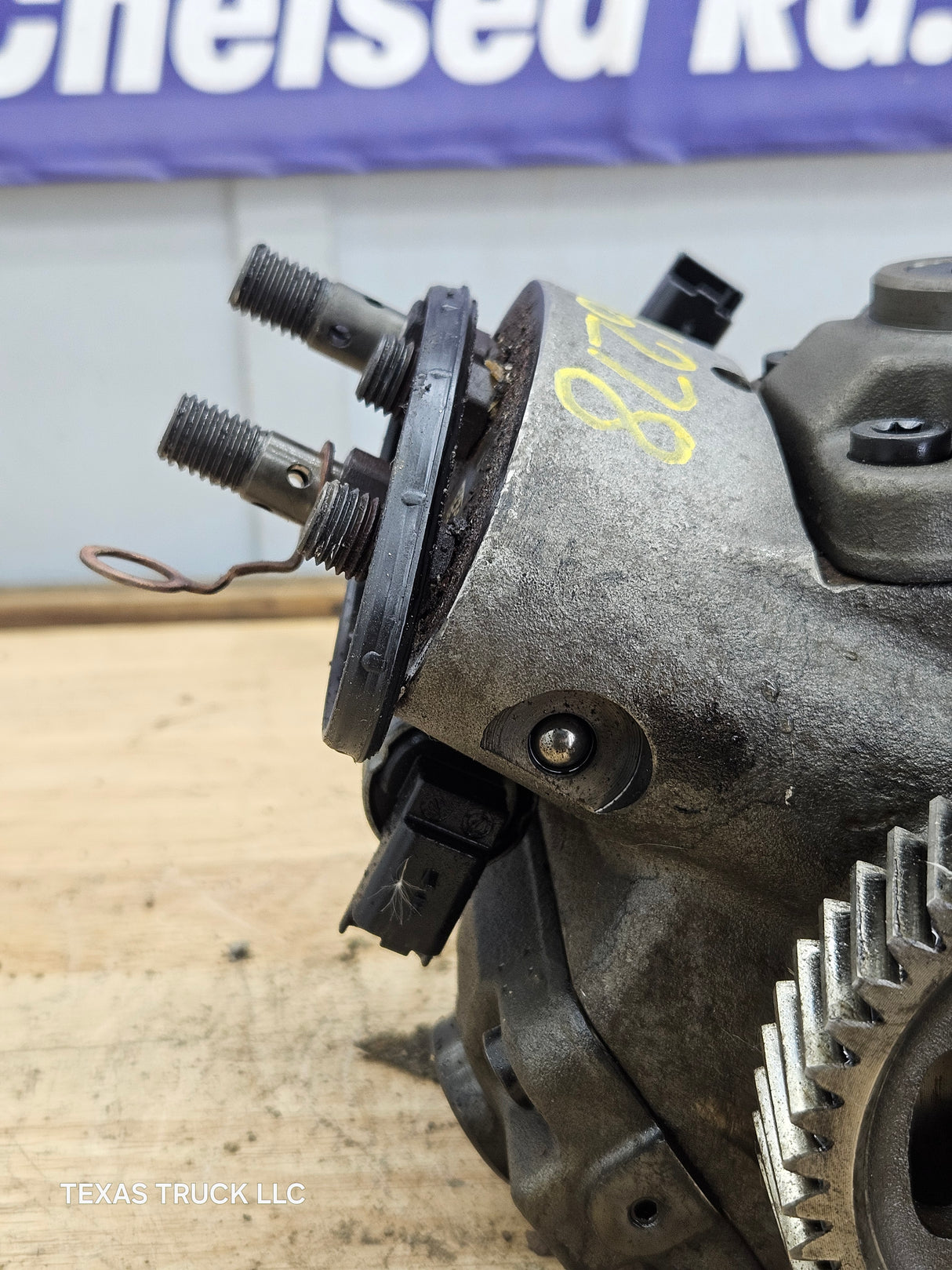 2008-2010 Ford 6.4 Powerstroke High Pressure Fuel Pump 8C3Z9A543 OEM