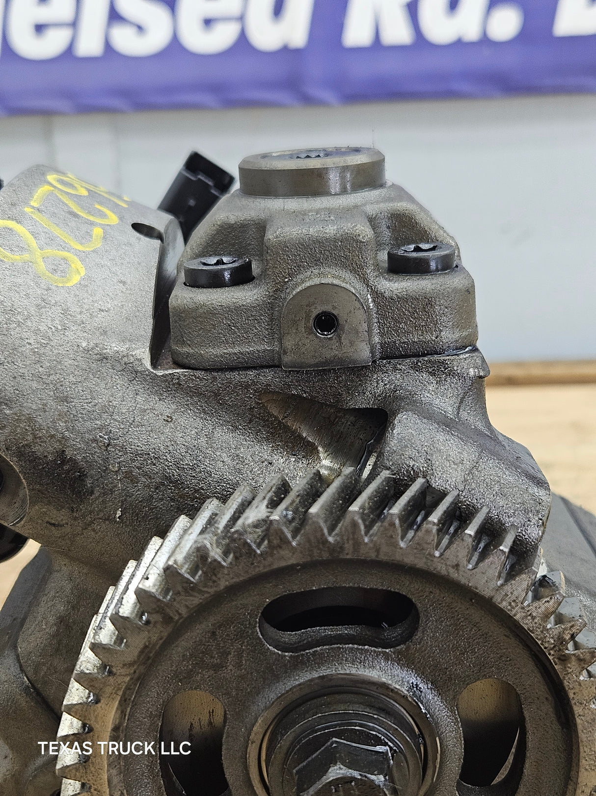 2008-2010 Ford 6.4 Powerstroke High Pressure Fuel Pump 8C3Z9A543 OEM