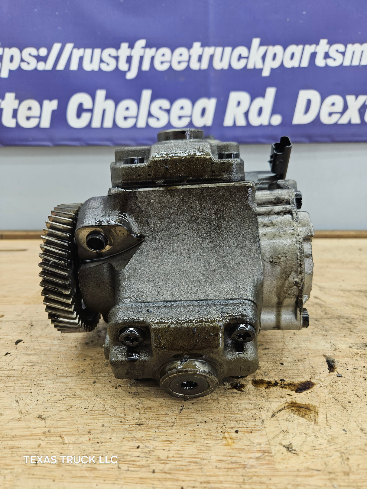 2008-2010 Ford 6.4 Powerstroke High Pressure Fuel Pump 8C3Z9A543 OEM