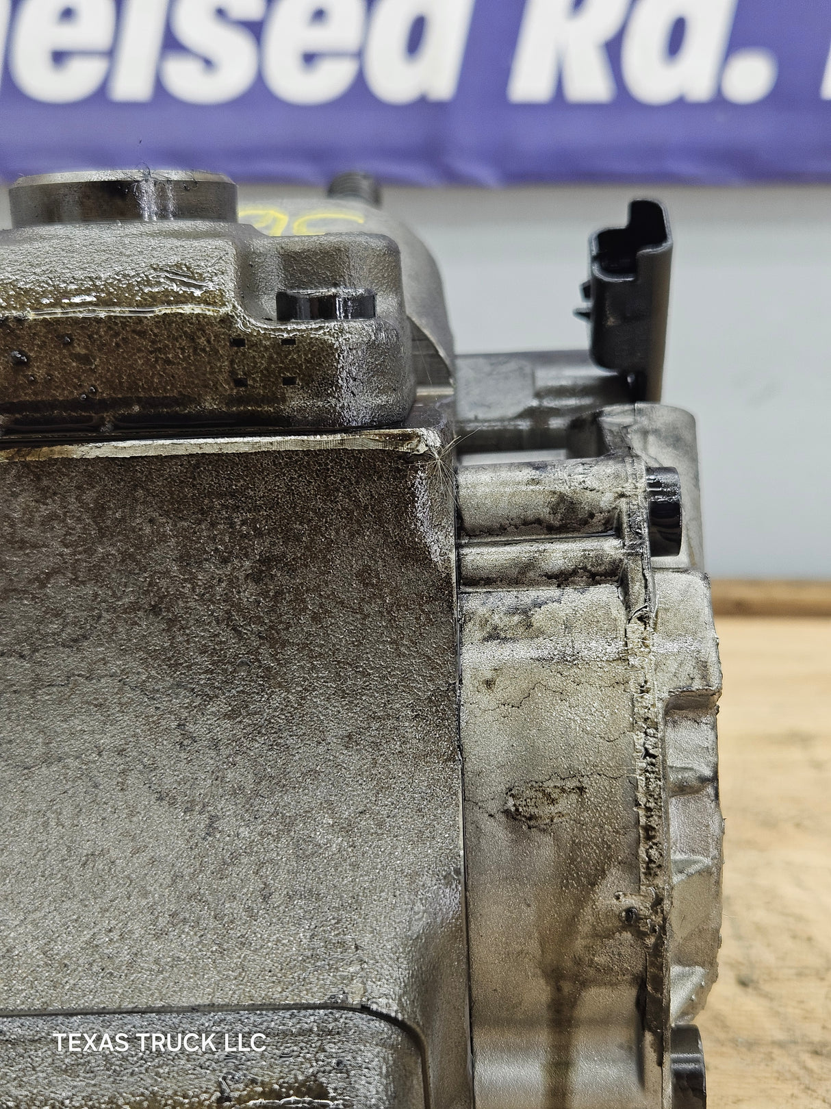 2008-2010 Ford 6.4 Powerstroke High Pressure Fuel Pump 8C3Z9A543 OEM