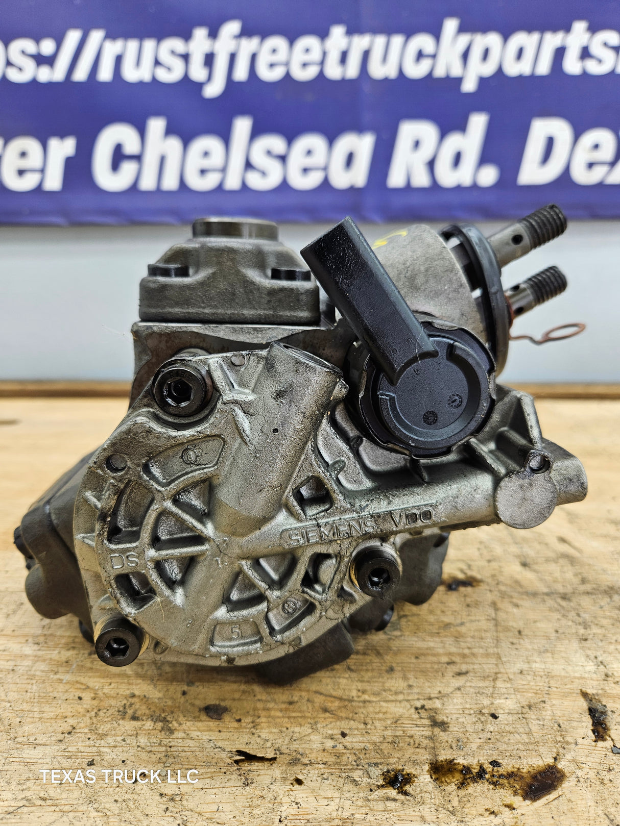 2008-2010 Ford 6.4 Powerstroke High Pressure Fuel Pump 8C3Z9A543 OEM