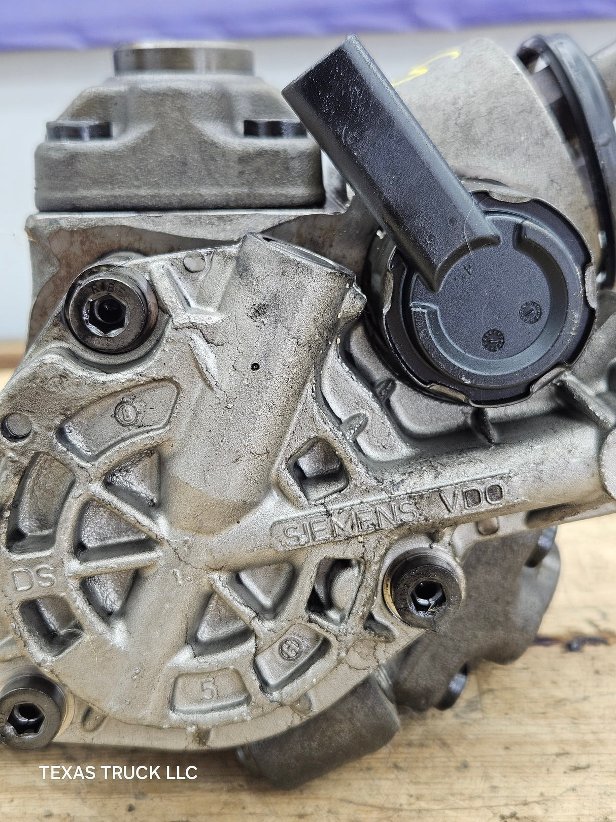 2008-2010 Ford 6.4 Powerstroke High Pressure Fuel Pump 8C3Z9A543 OEM