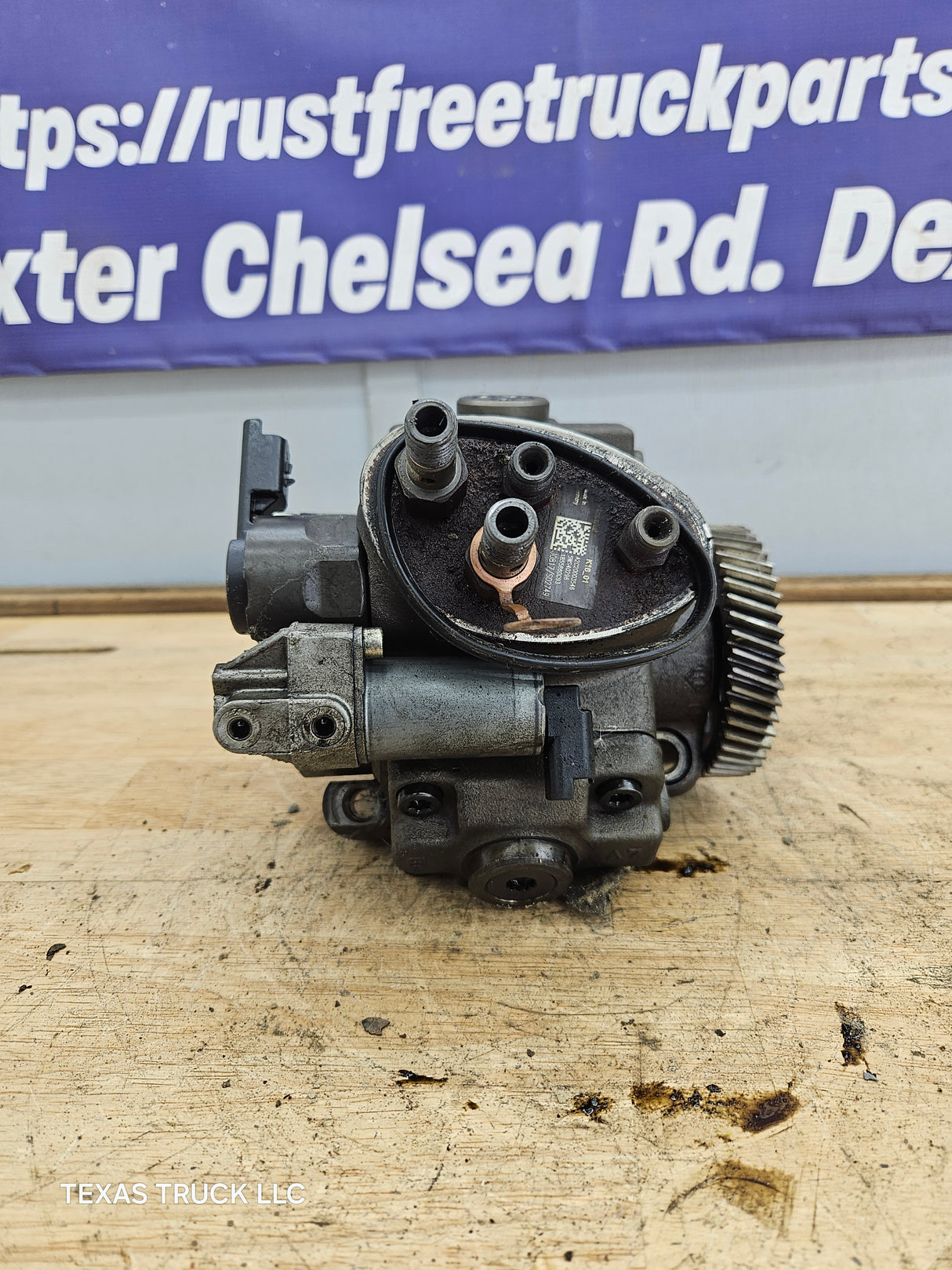 2008-2010 Ford 6.4 Powerstroke High Pressure Fuel Pump 8C3Z9A543 OEM