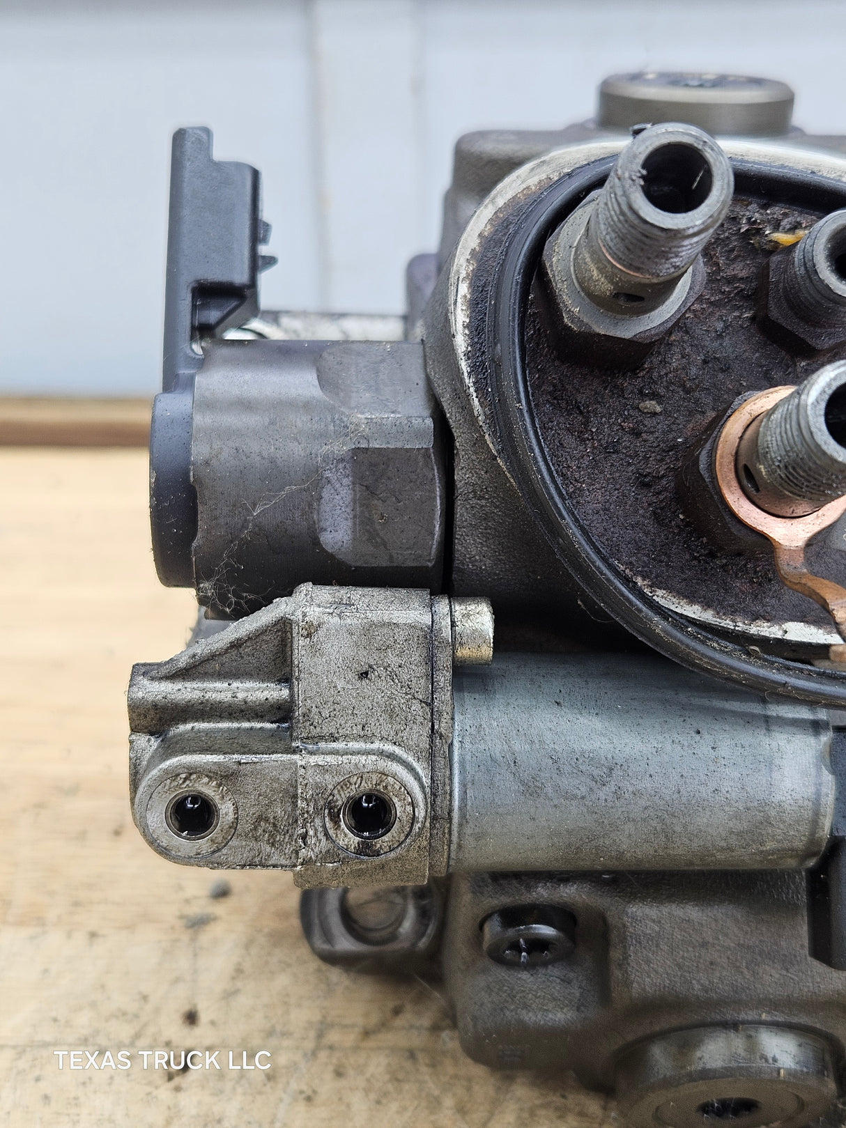 2008-2010 Ford 6.4 Powerstroke High Pressure Fuel Pump 8C3Z9A543 OEM