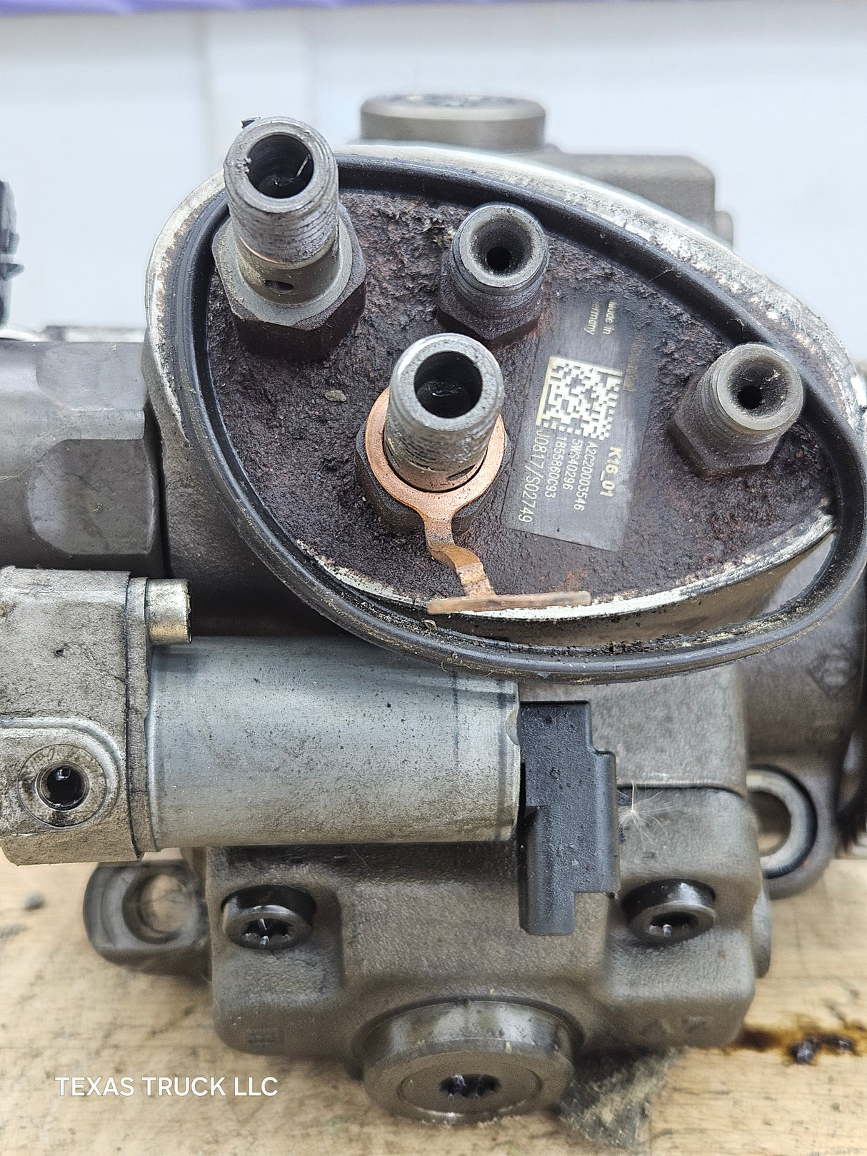 2008-2010 Ford 6.4 Powerstroke High Pressure Fuel Pump 8C3Z9A543 OEM